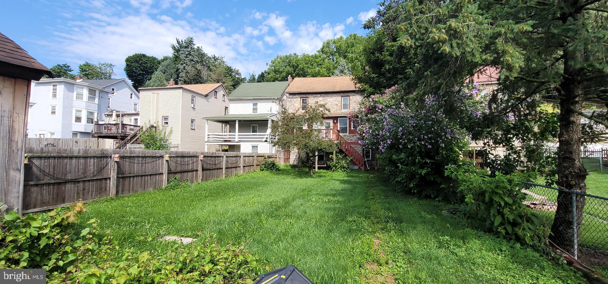 42 E WYOMISSING AVENUE