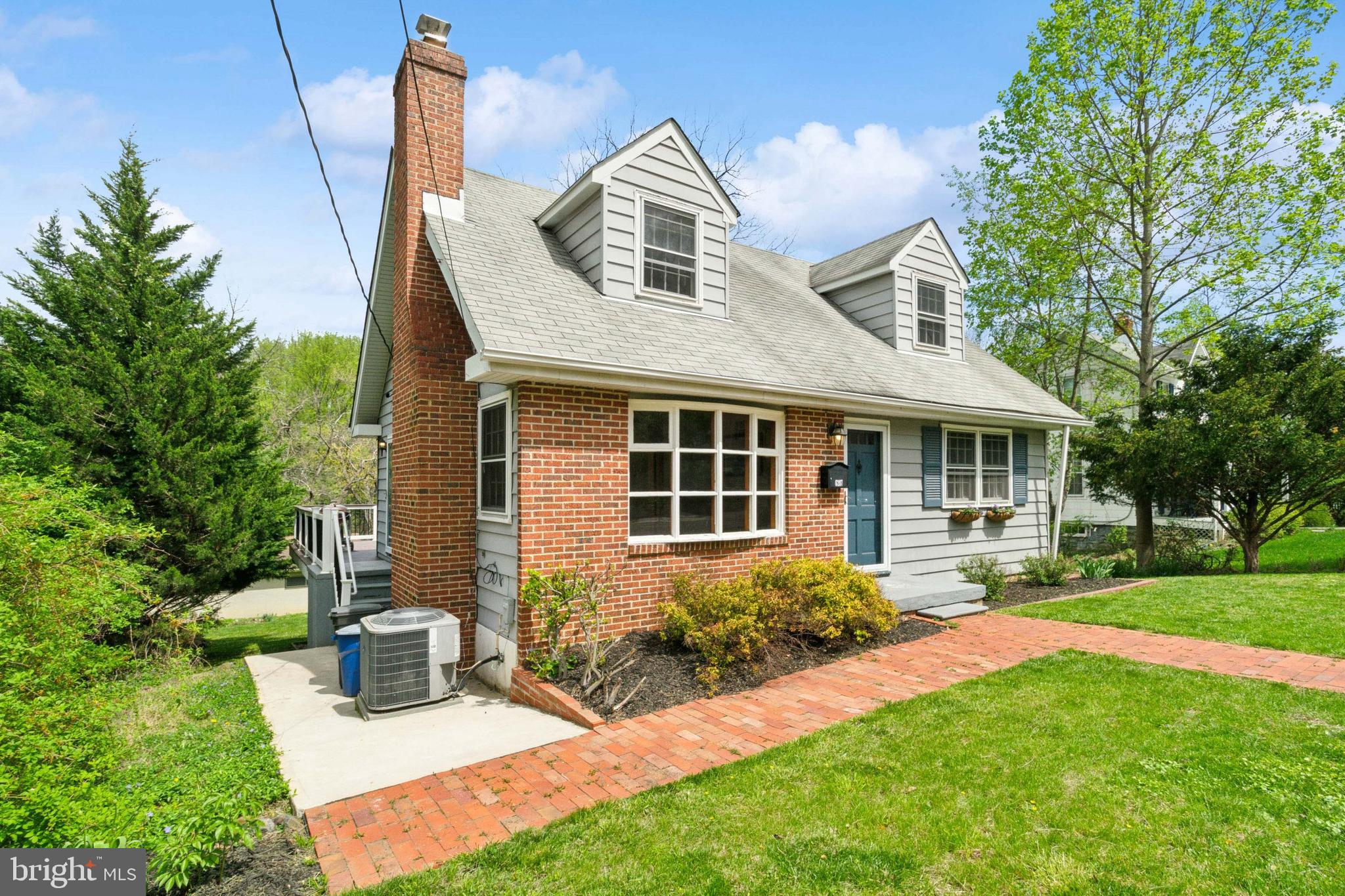 MOUNT WASHINGTON - Residential