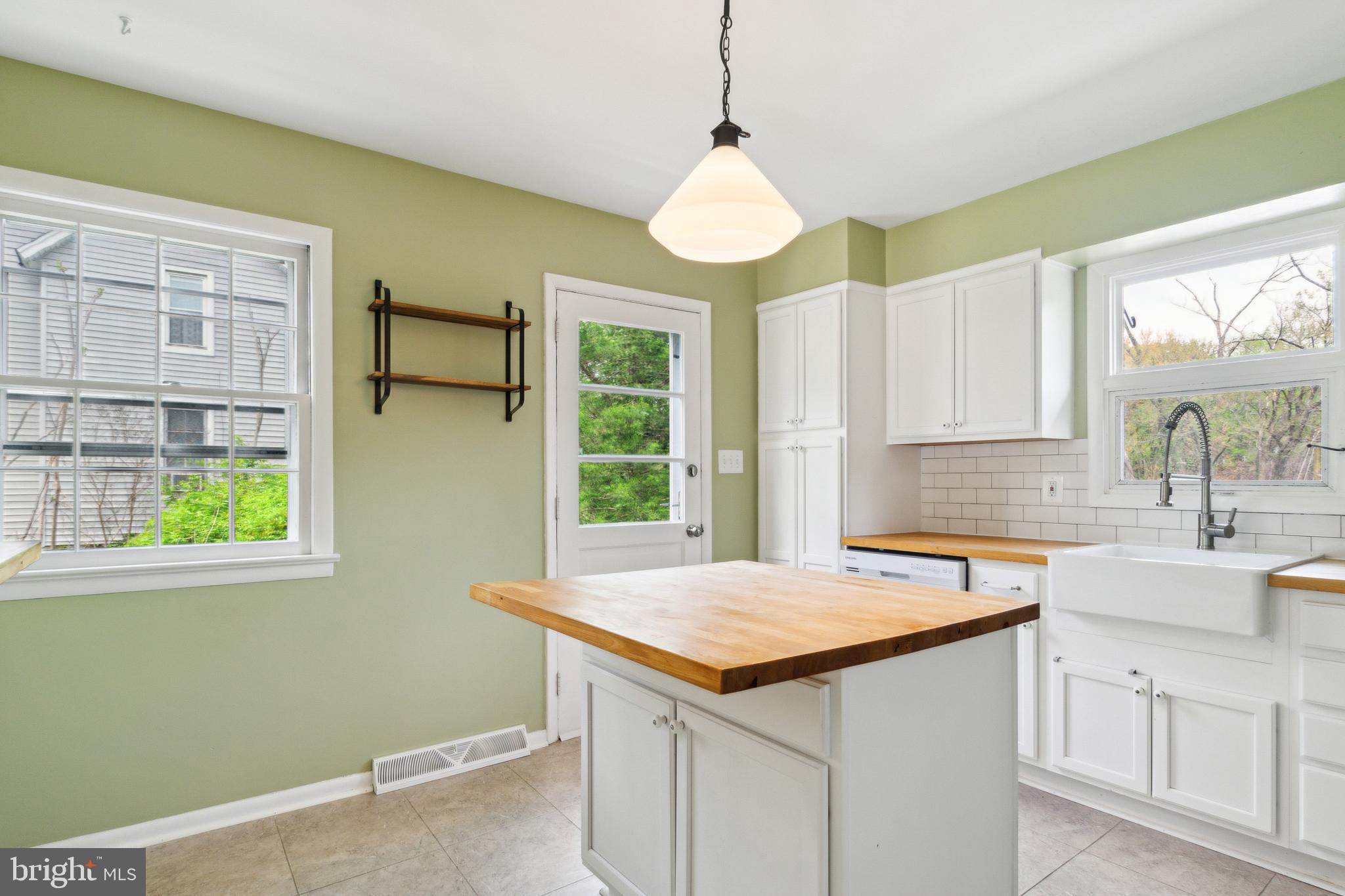 MOUNT WASHINGTON - Residential