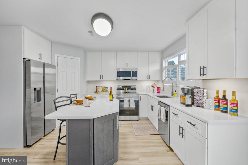Photo of 16884 Toms River Loop, DUMFRIES, VA 22026 (MLS # VAPW2132682)