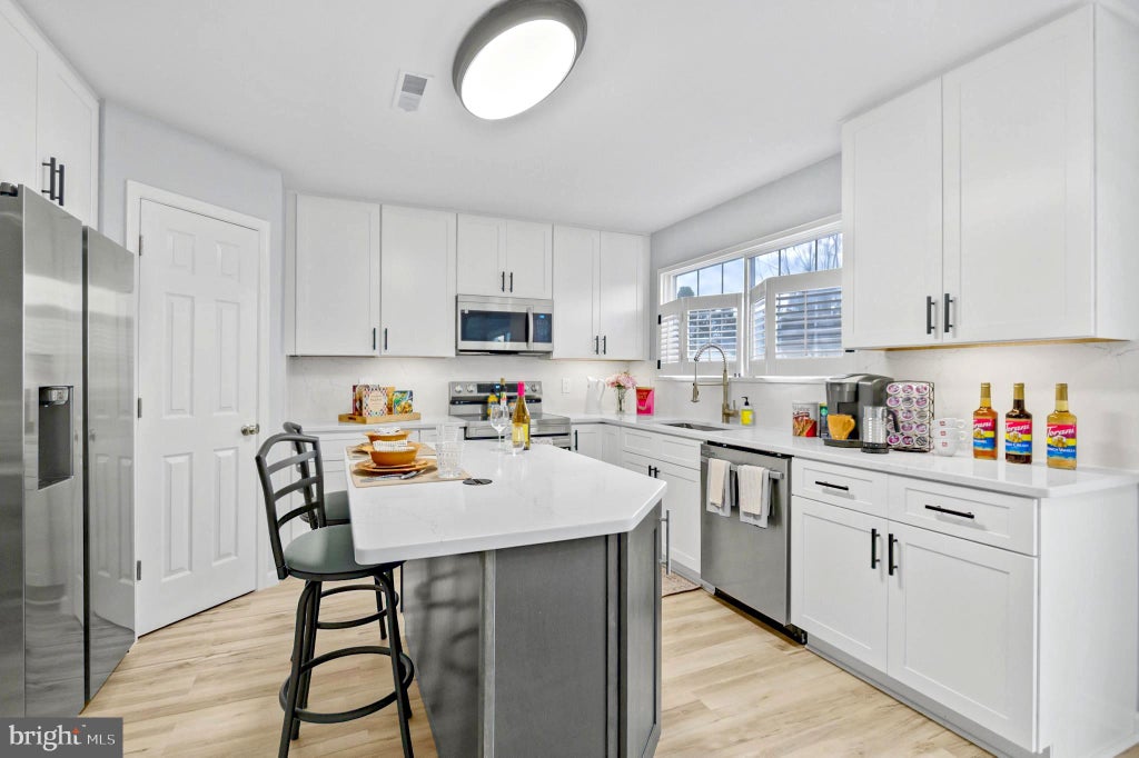 Photo of 16884 Toms River Loop, DUMFRIES, VA 22026 (MLS # VAPW2132682)