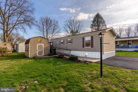 Mobile Home For Sale - 304 Raven Court<br/> MECHANICSBURG, PA 17050