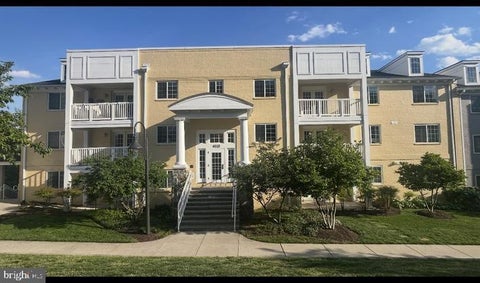 Condo For Rent - 4113 S Four Mile Run Drive #203<br/> ARLINGTON, VA 22204