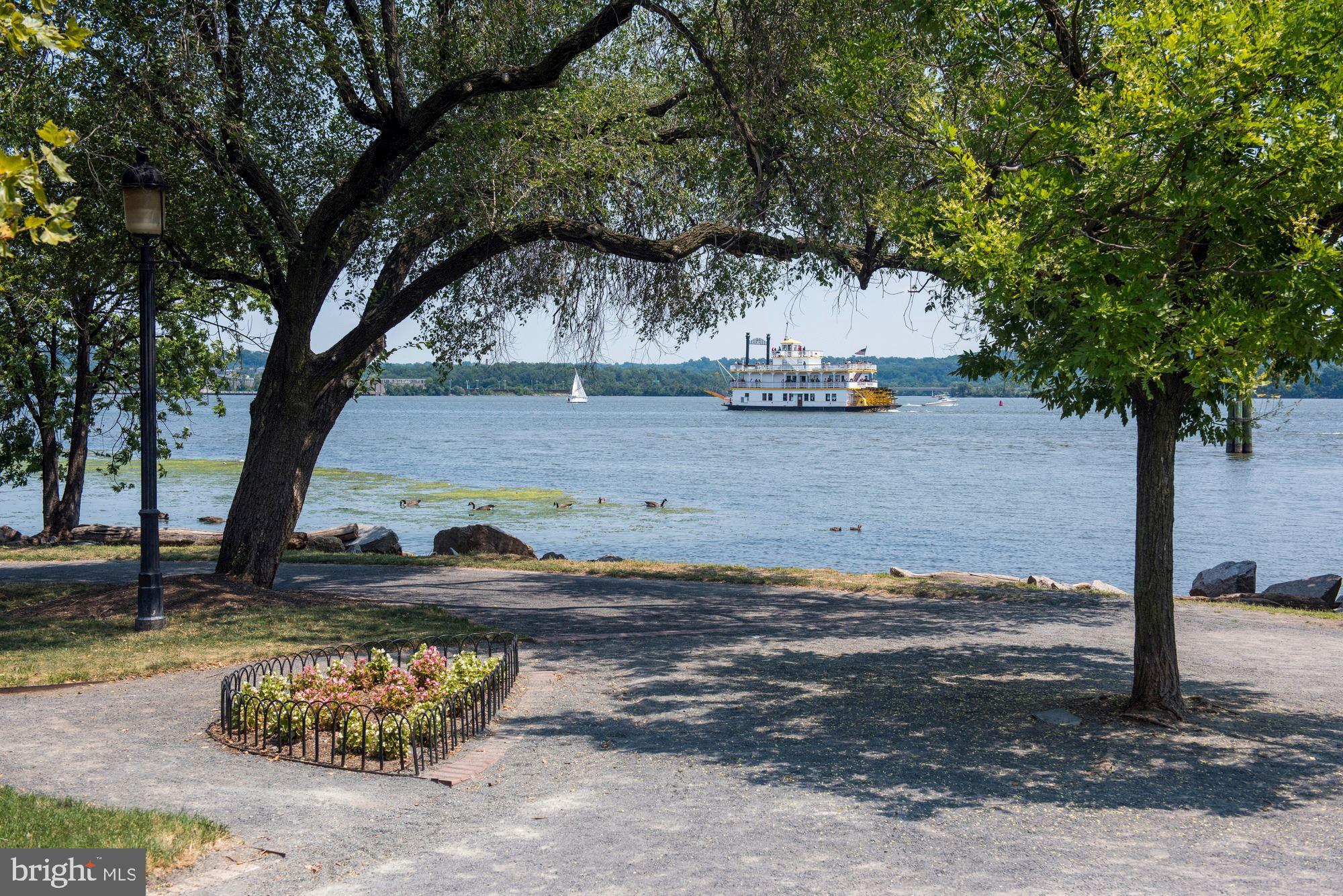 1600 PRINCE STREET - Residential Lease