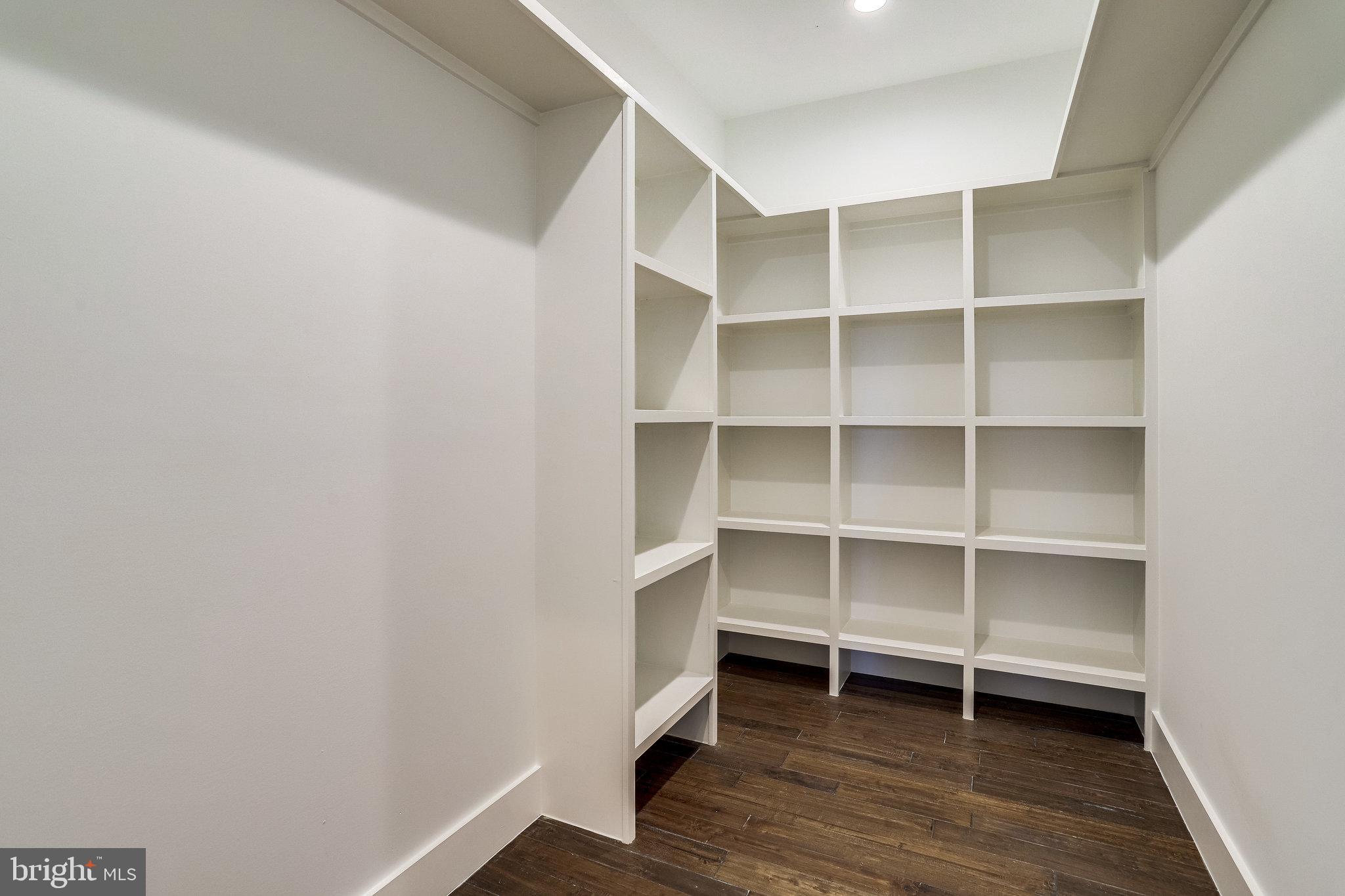 PIMMIT HILLS - Residential