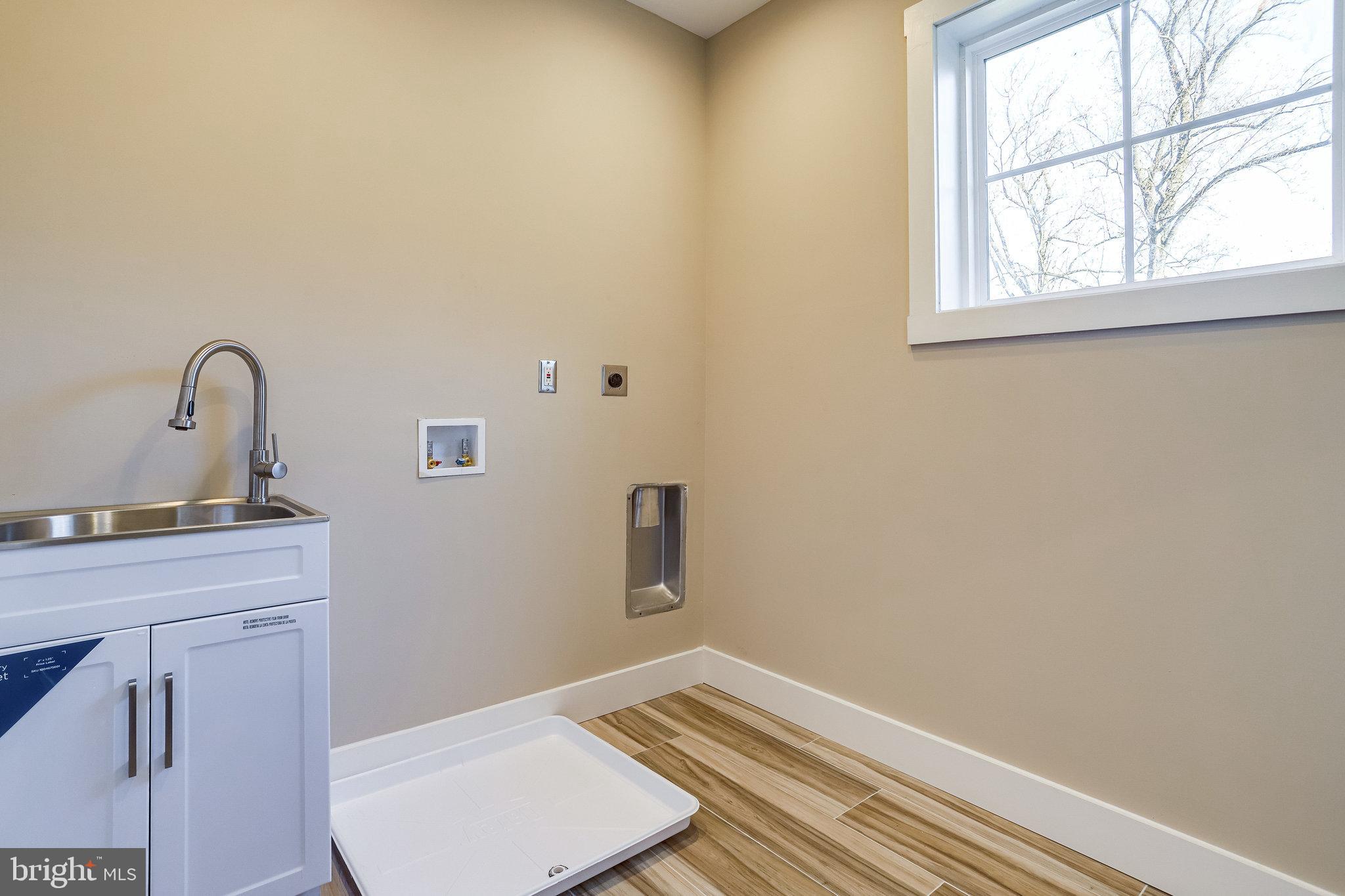 PIMMIT HILLS - Residential