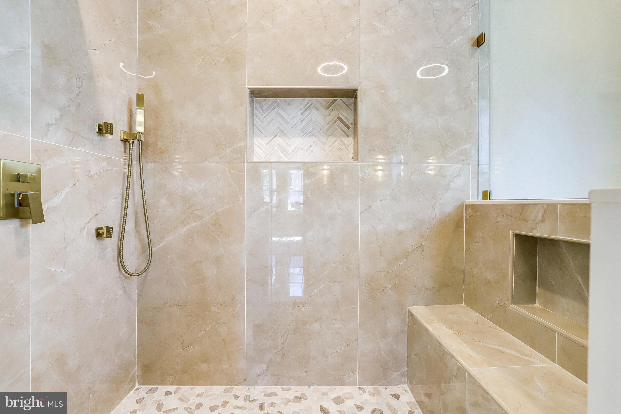 PIMMIT HILLS - Residential