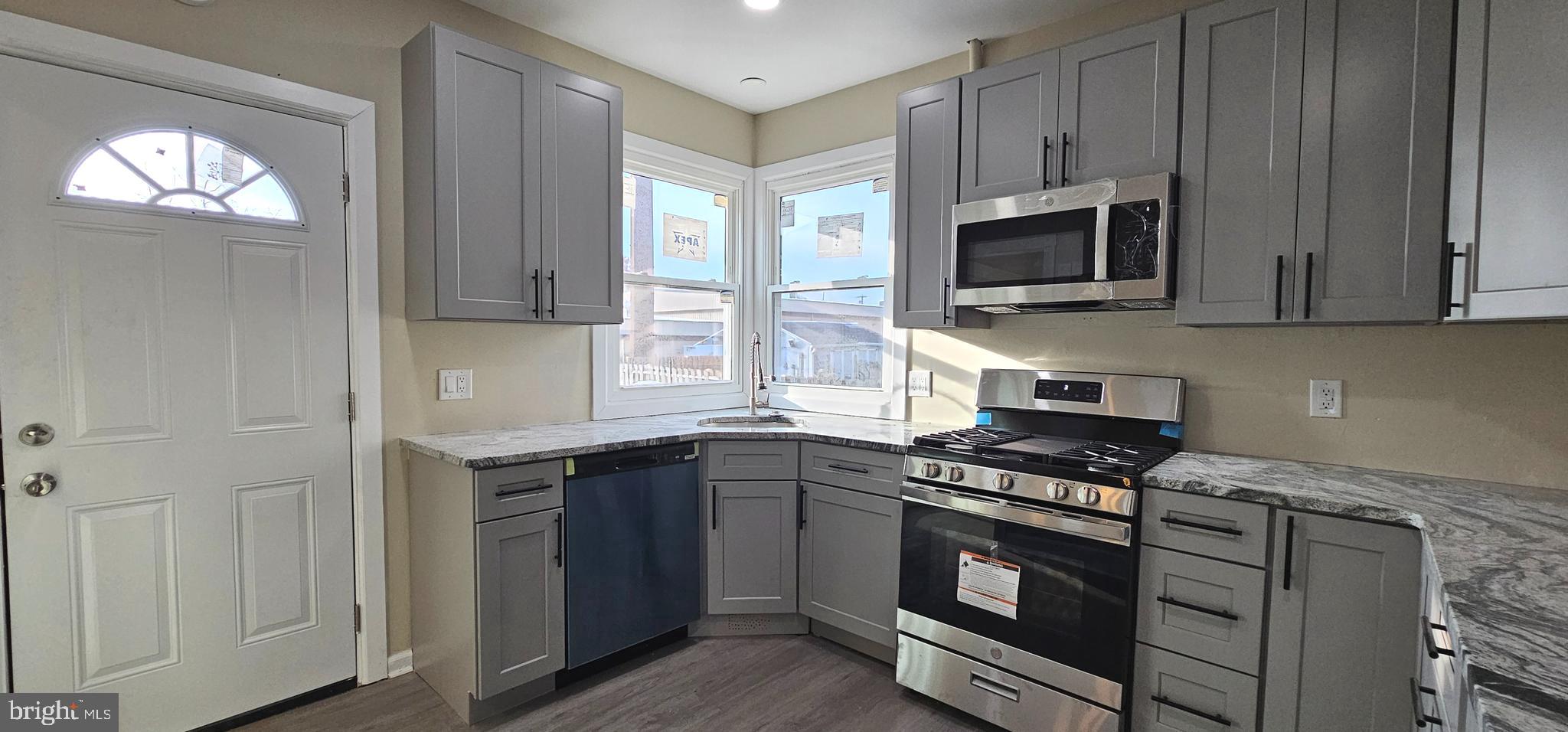 HATFIELD MANOR - Residential