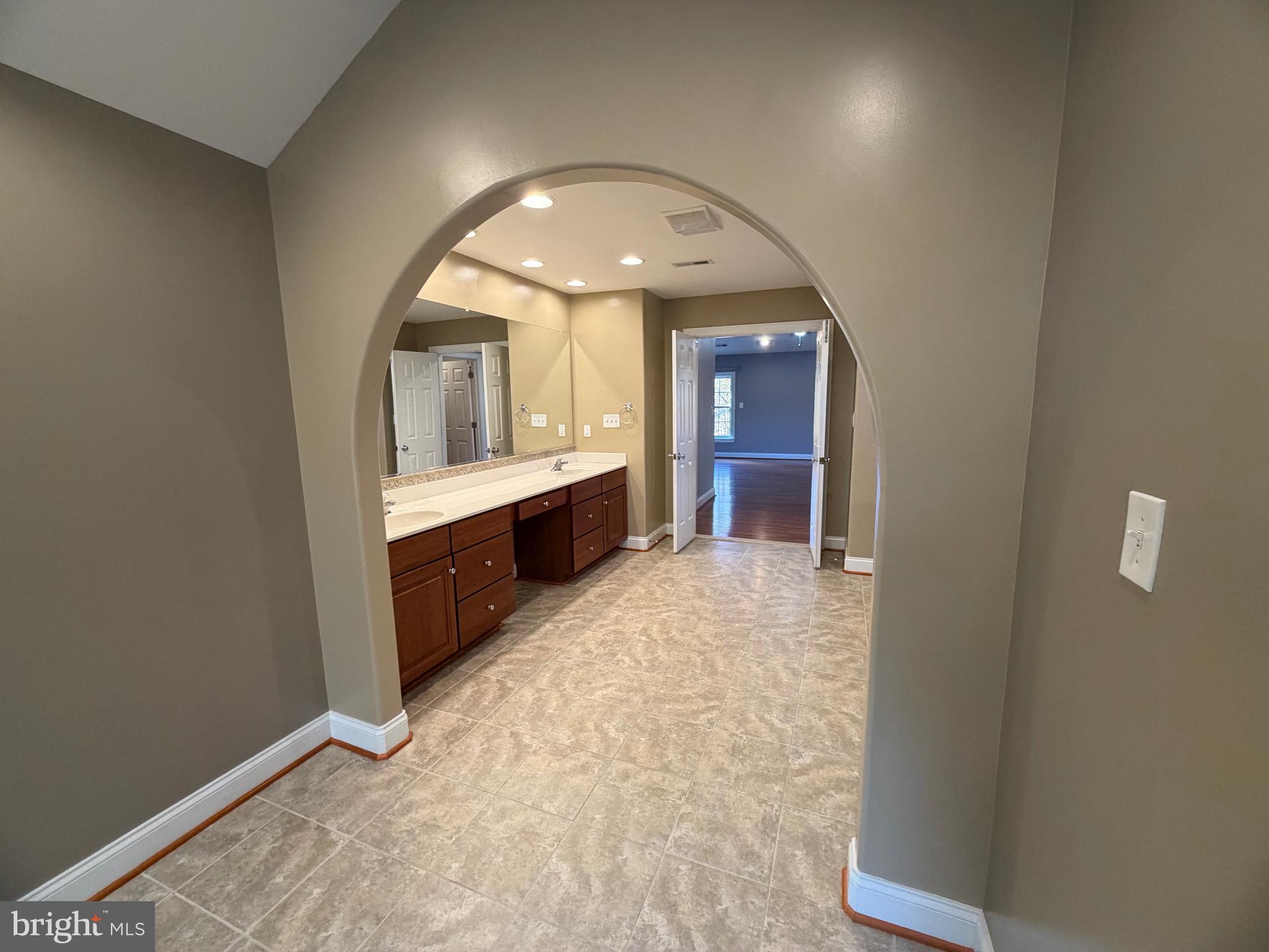 POPLAR HILLS - Residential