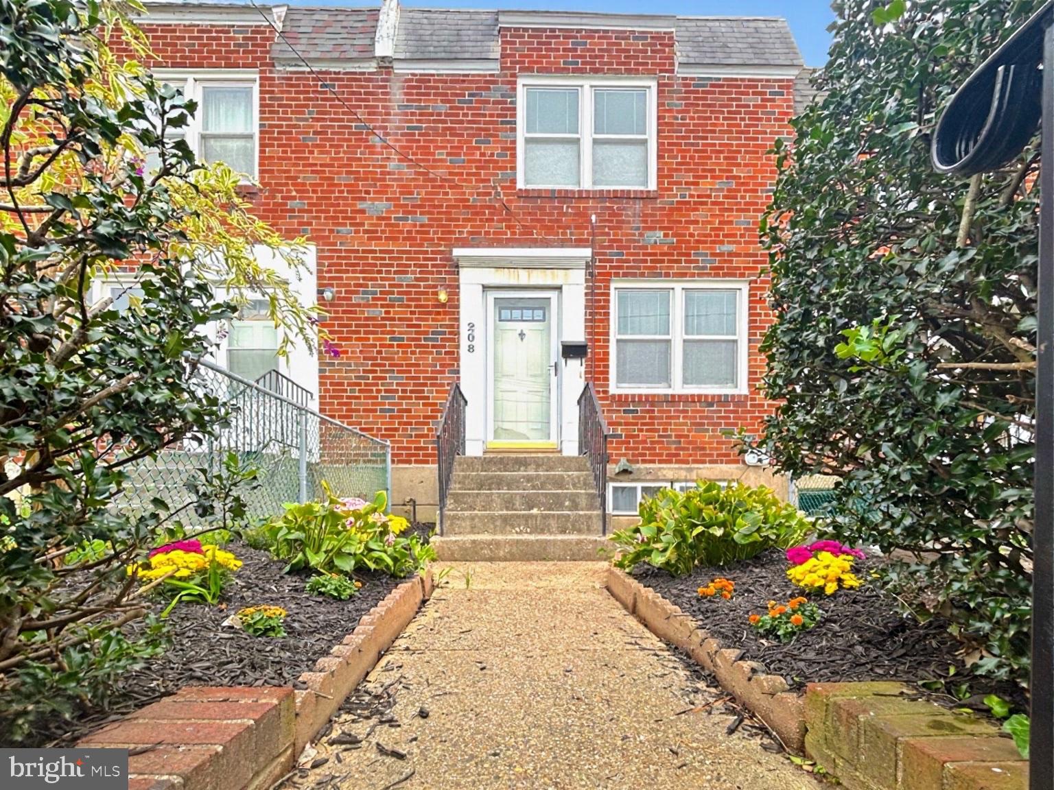 208 BUNGALOW AVENUE