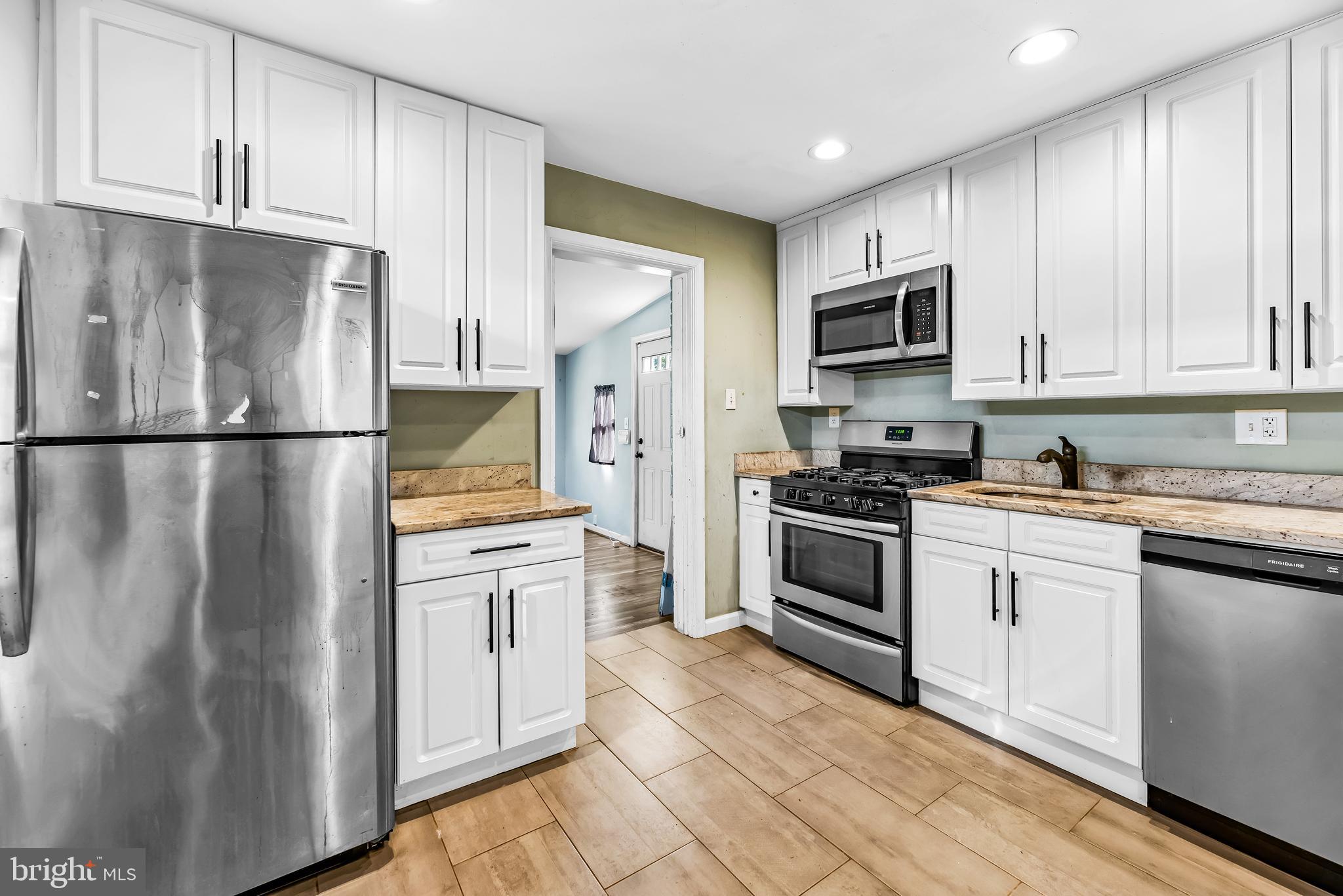 CHEVERLY MANOR - Residential