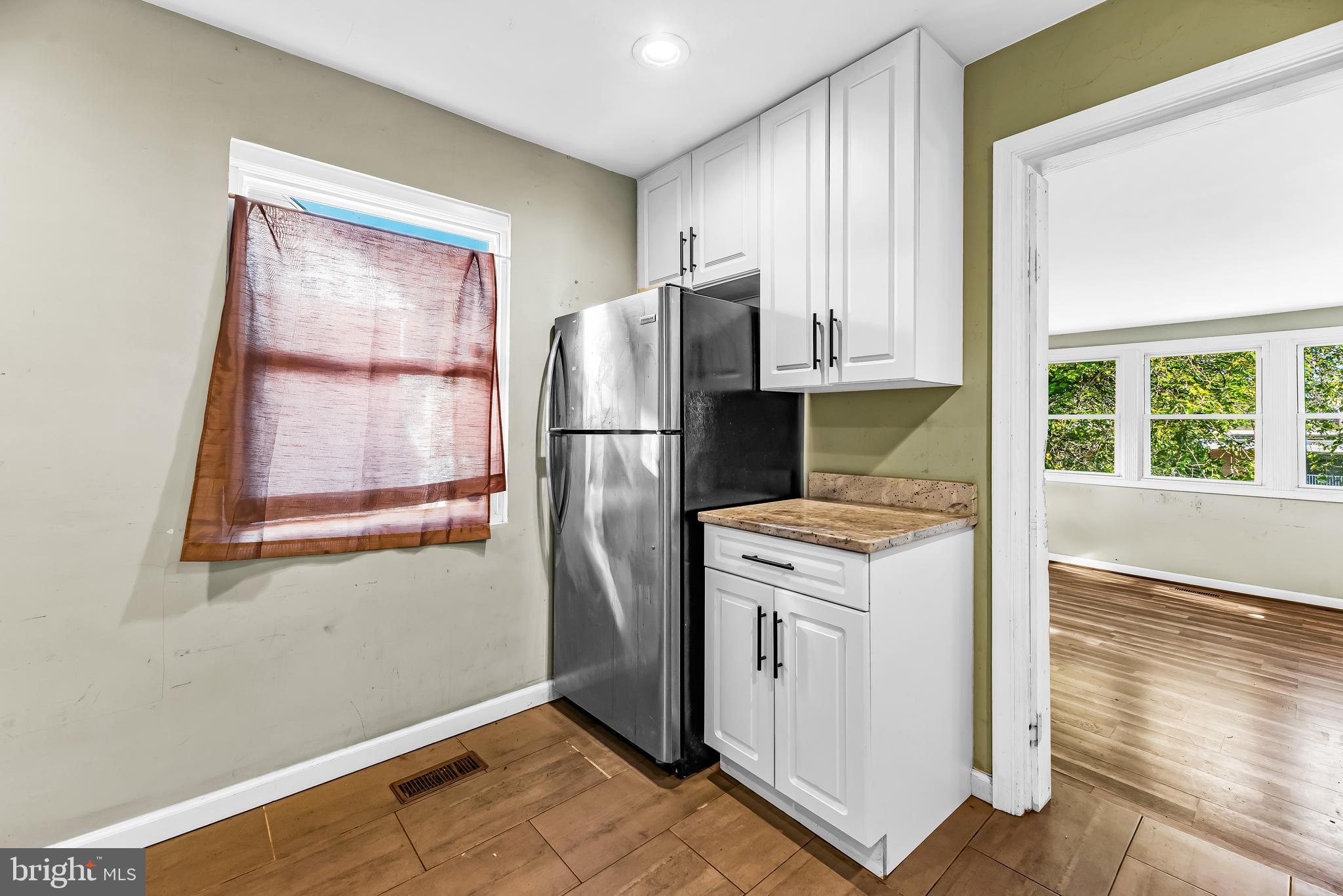 CHEVERLY MANOR - Residential