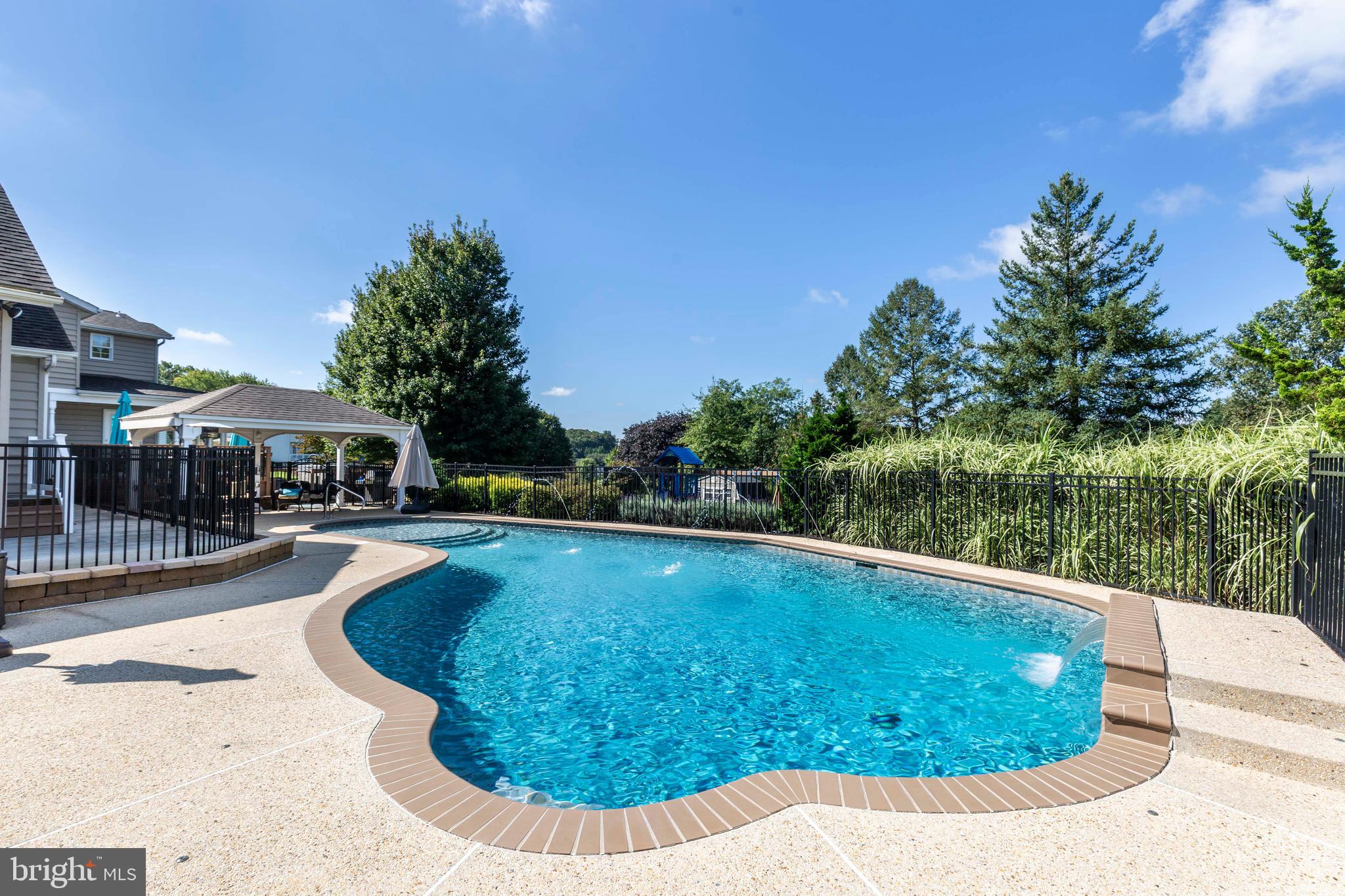 CAPE HILL FARMS - Residential