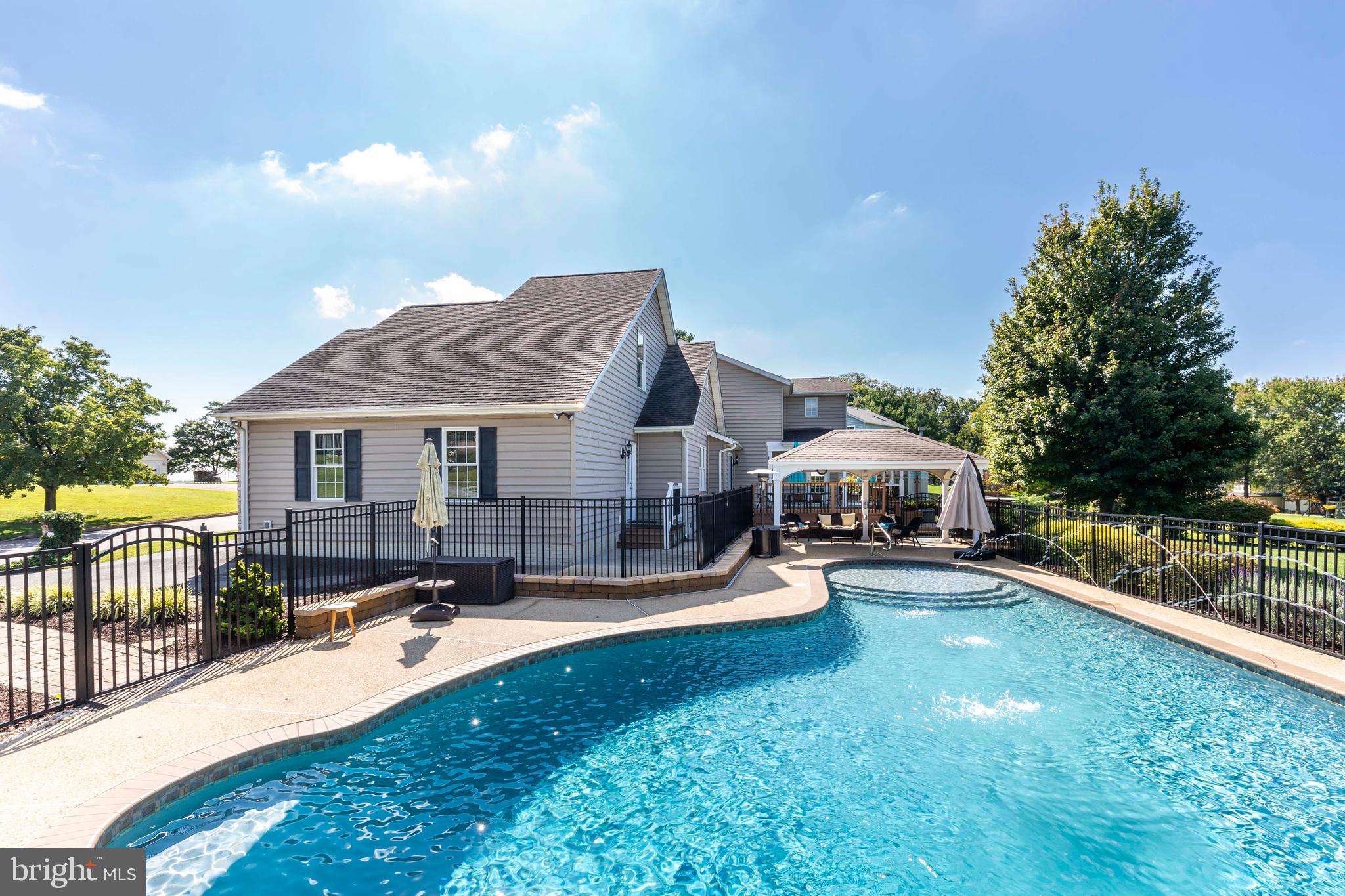 CAPE HILL FARMS - Residential