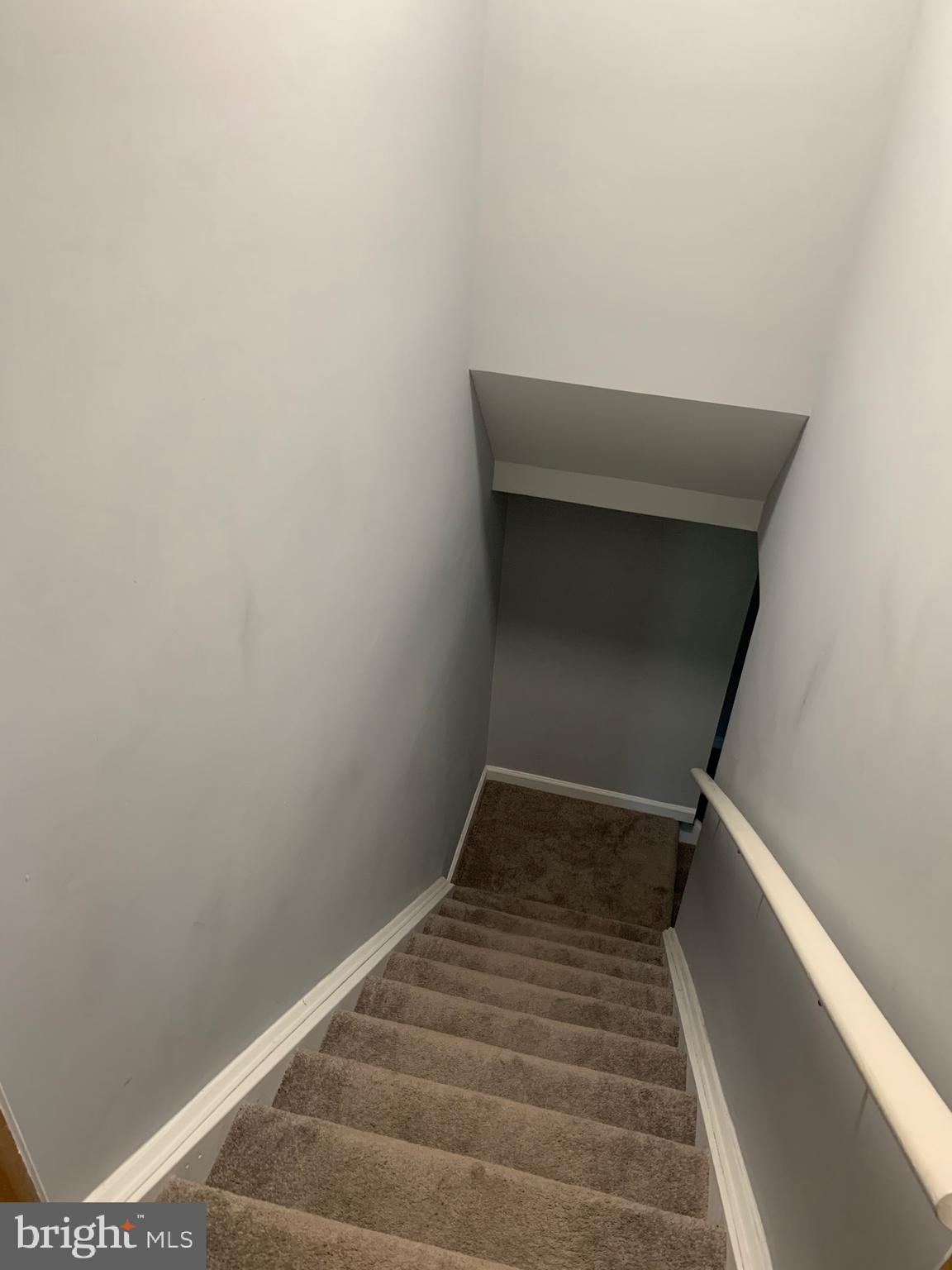 HIDDEN LAKE - Residential Lease