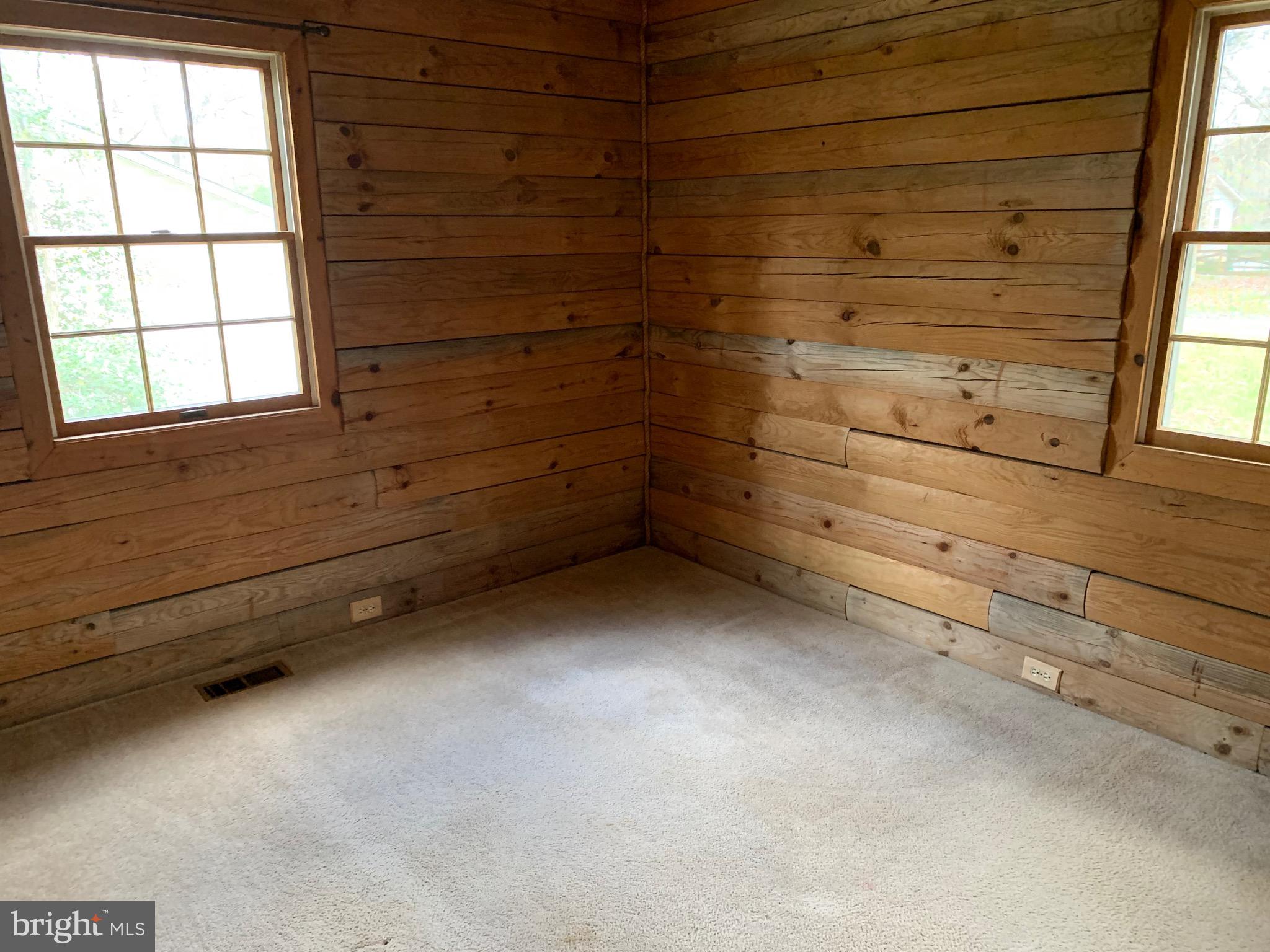 HIDDEN LAKE - Residential Lease