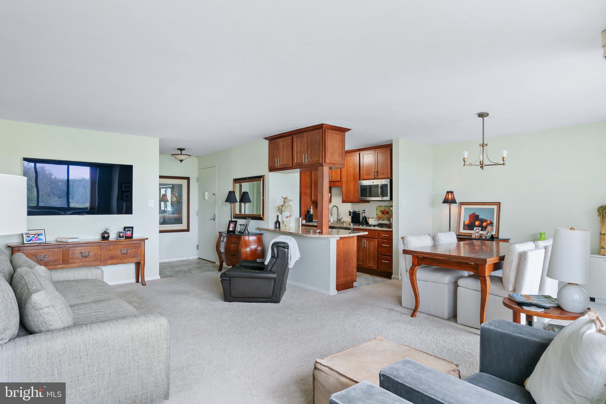 10401 GROSVENOR PLACE 1009