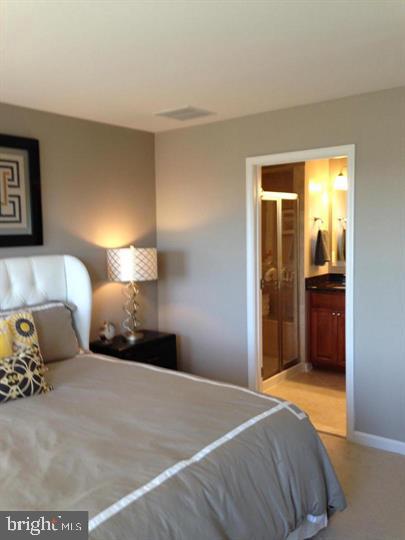 OXFORD SQUARE - Residential Lease