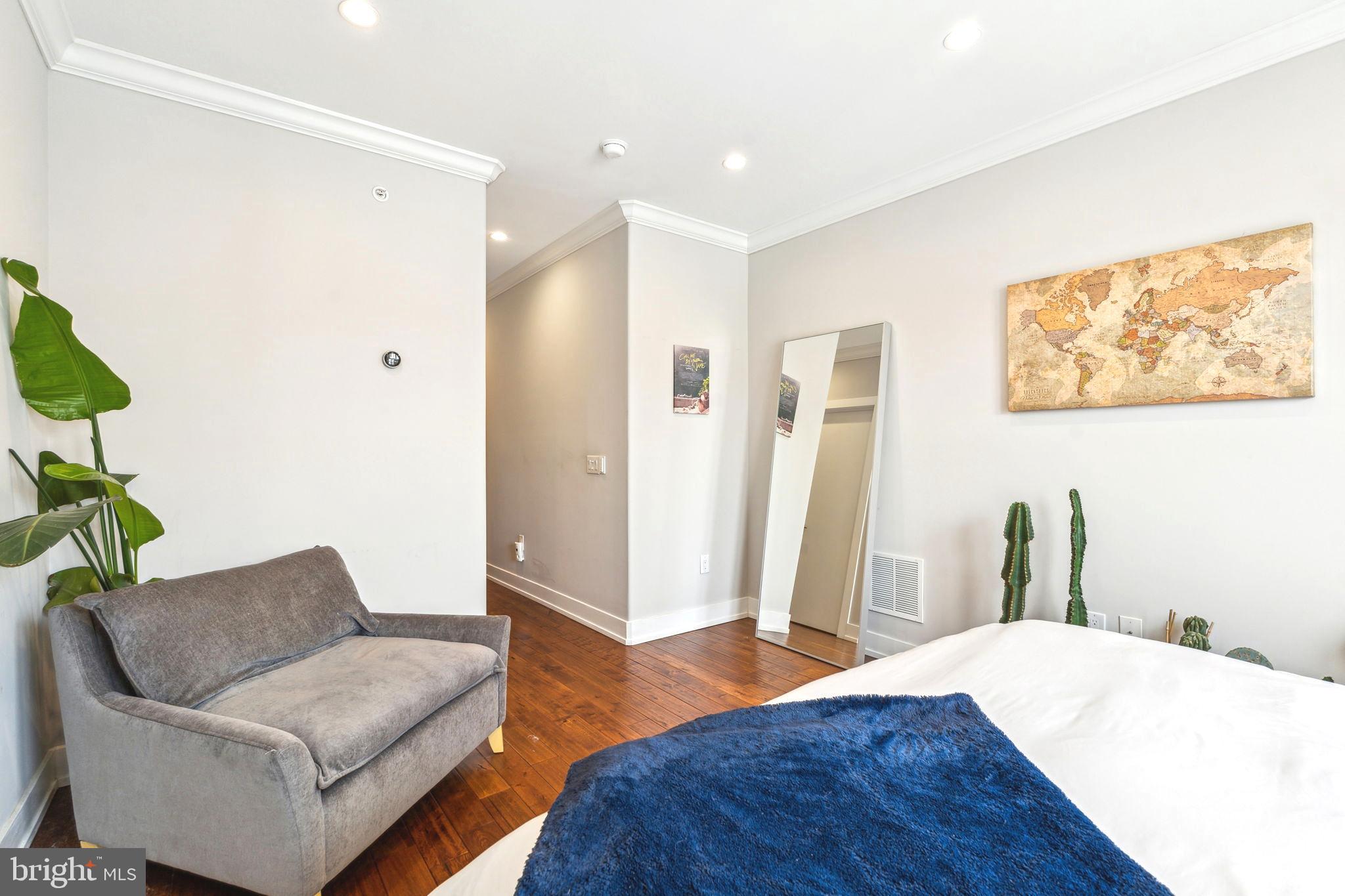POINT BREEZE - Residential