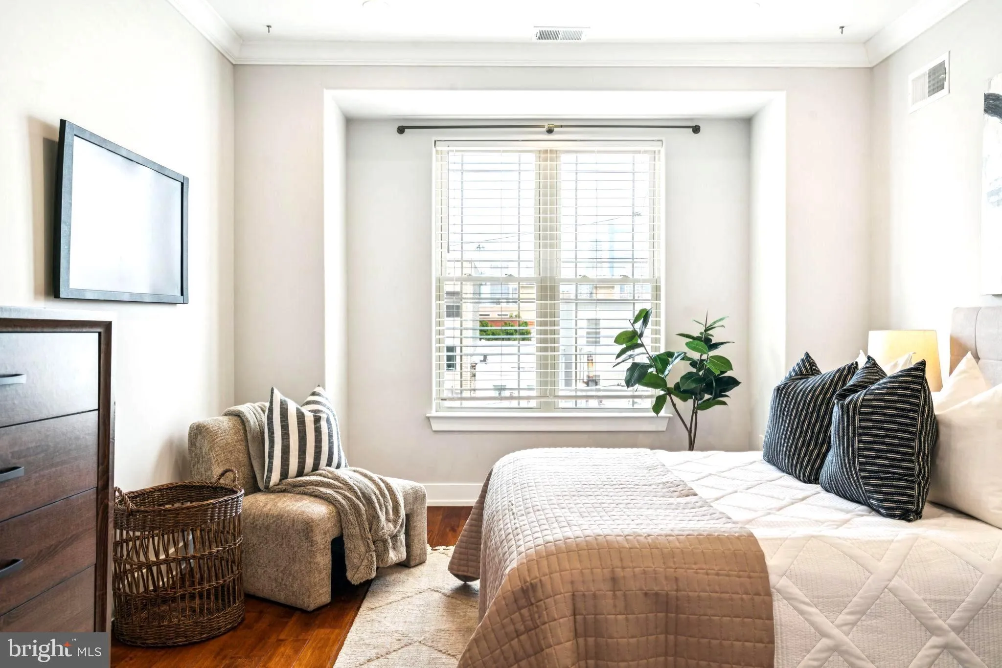 Philadelphia, Pennsylvania 19146, United States, 4 Bedrooms Bedrooms, ,3 BathroomsBathrooms,Residential,Active,127682