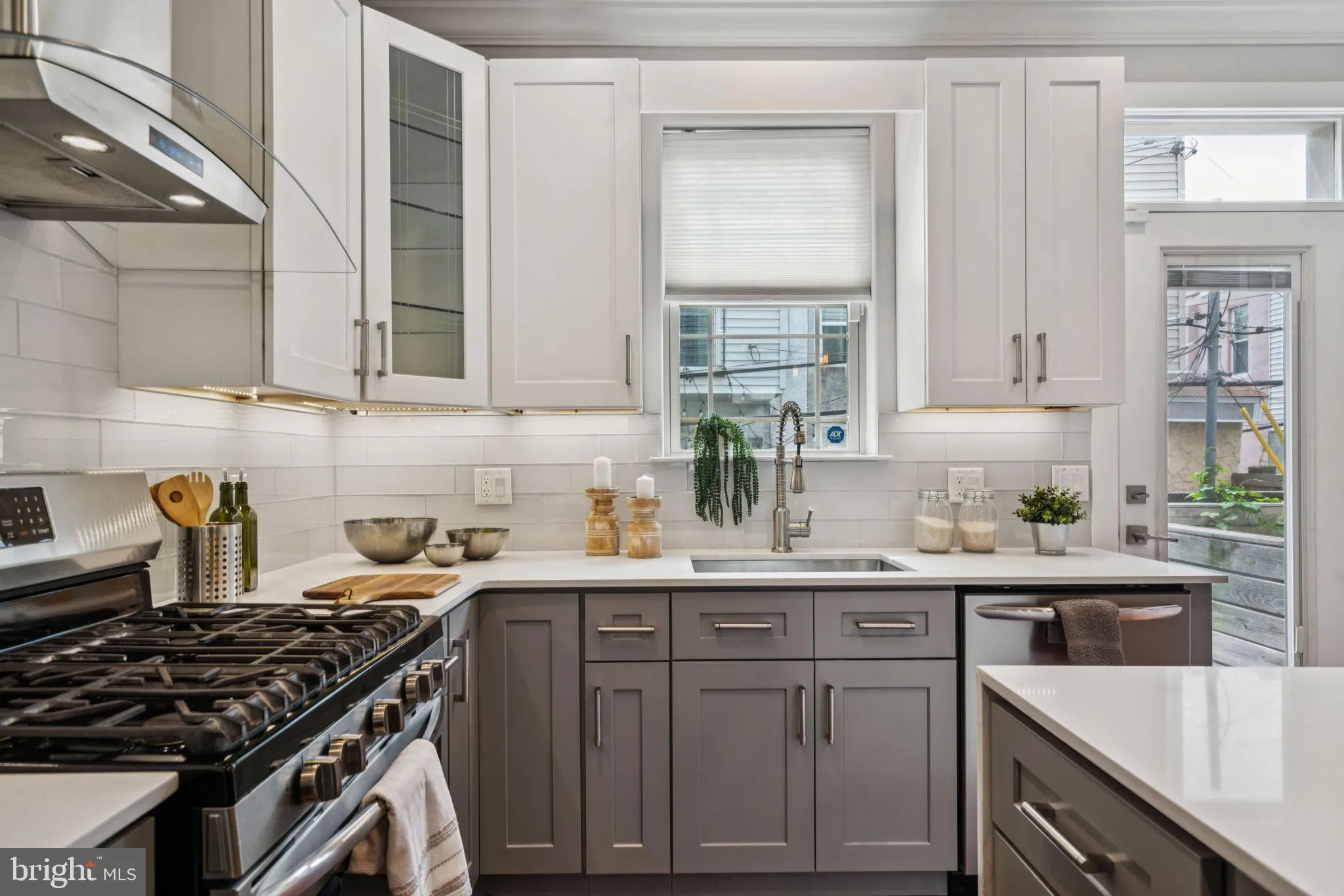 Philadelphia, Pennsylvania 19146, United States, 4 Bedrooms Bedrooms, ,3 BathroomsBathrooms,Residential,Active,127682