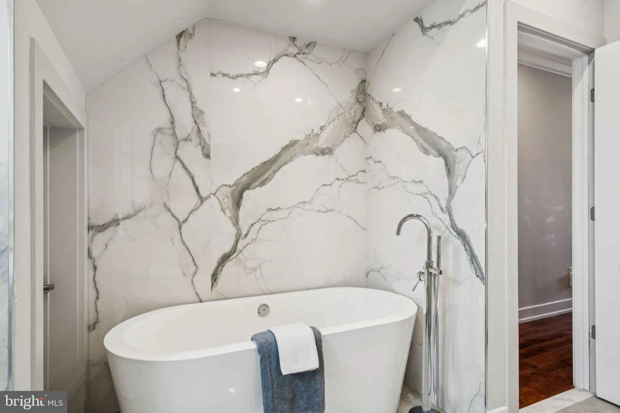 Philadelphia, Pennsylvania 19146, United States, 4 Bedrooms Bedrooms, ,3 BathroomsBathrooms,Residential,Active,127682