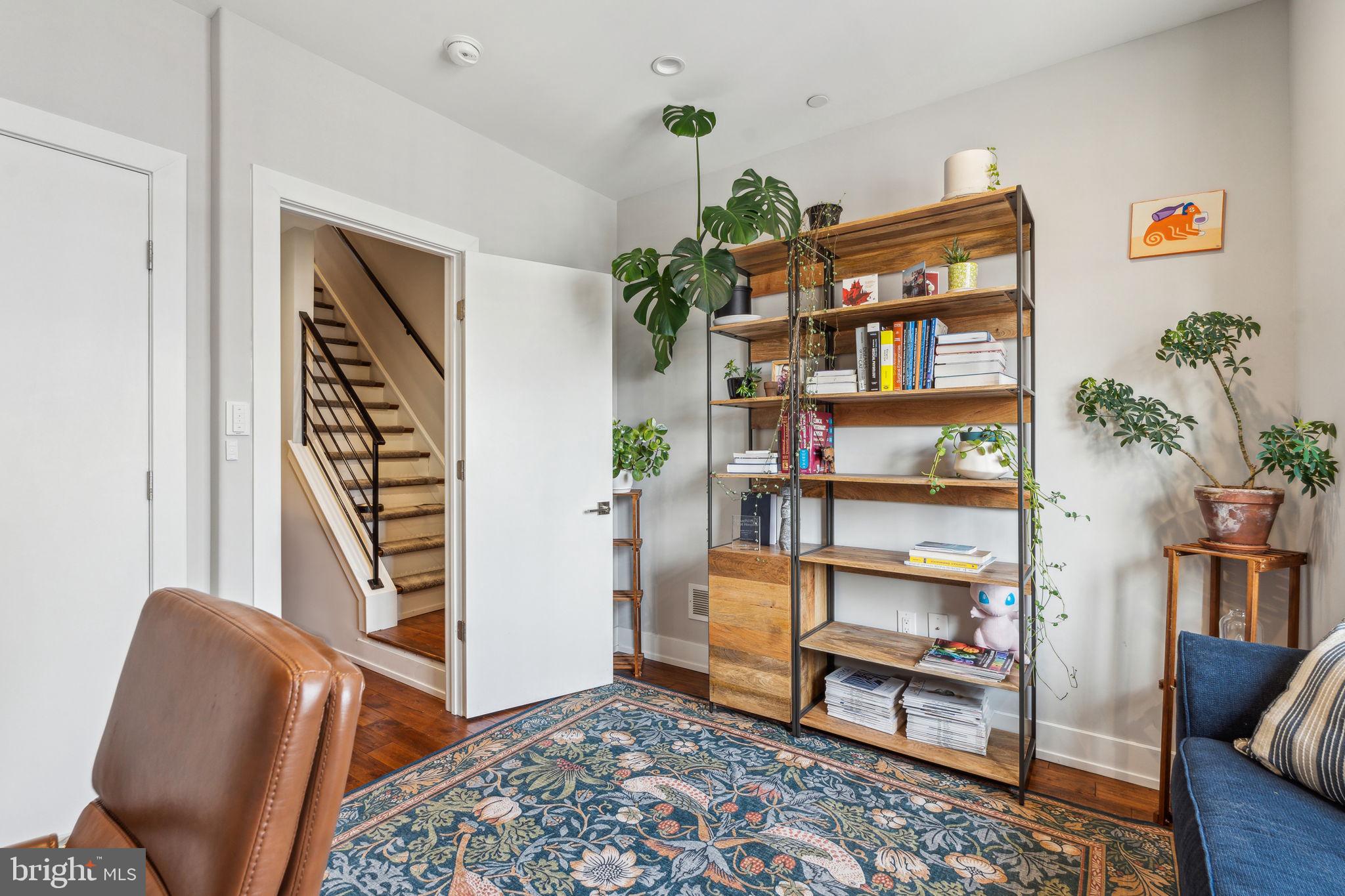 POINT BREEZE - Residential