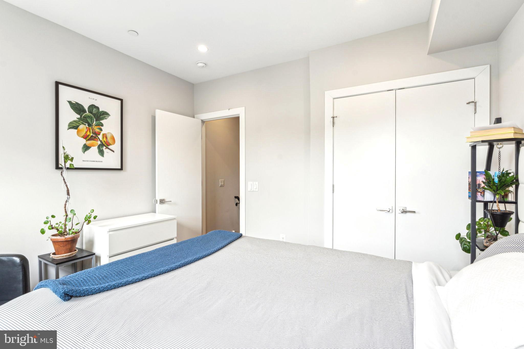 POINT BREEZE - Residential