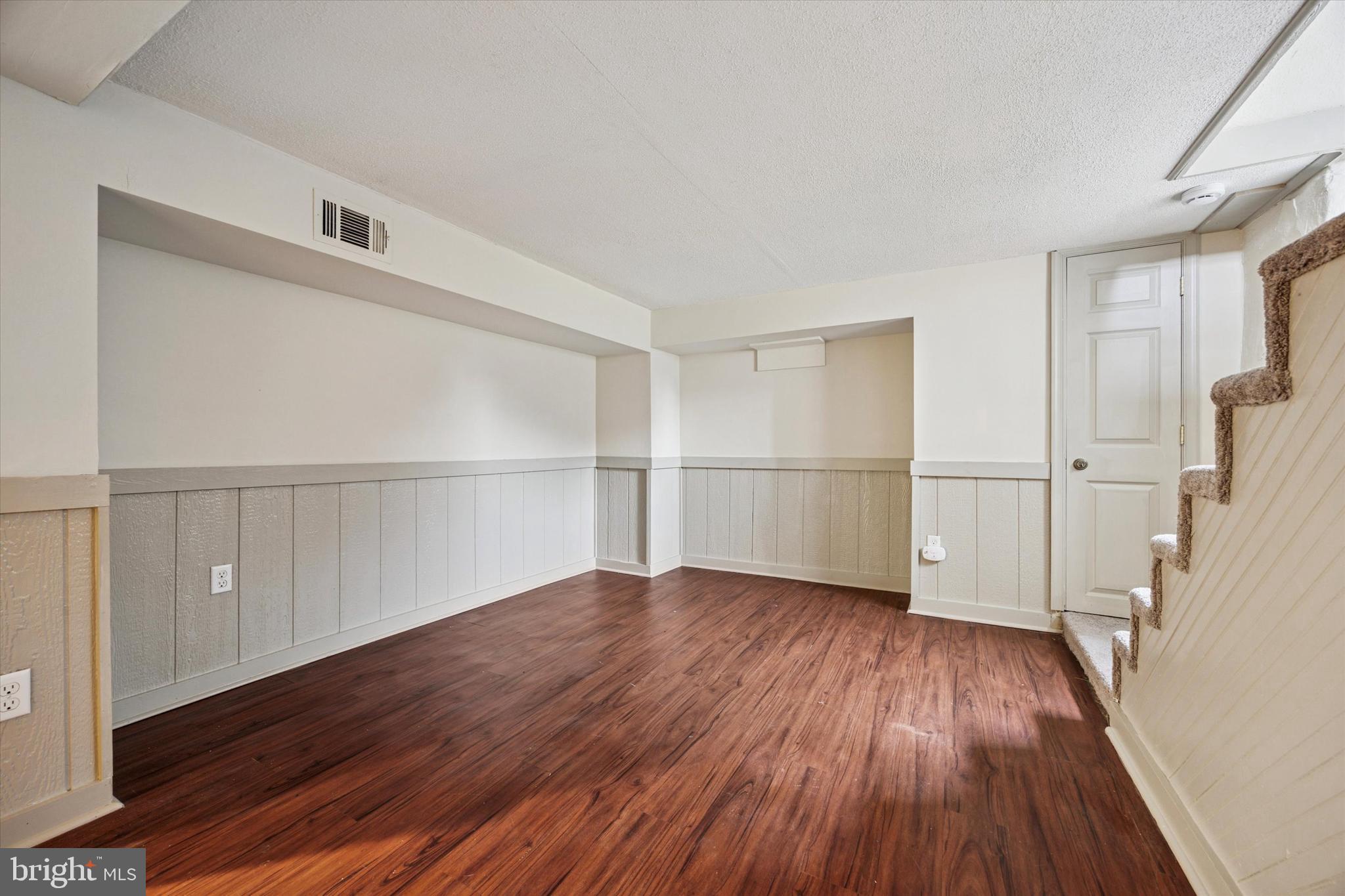 ROSLYN - Residential