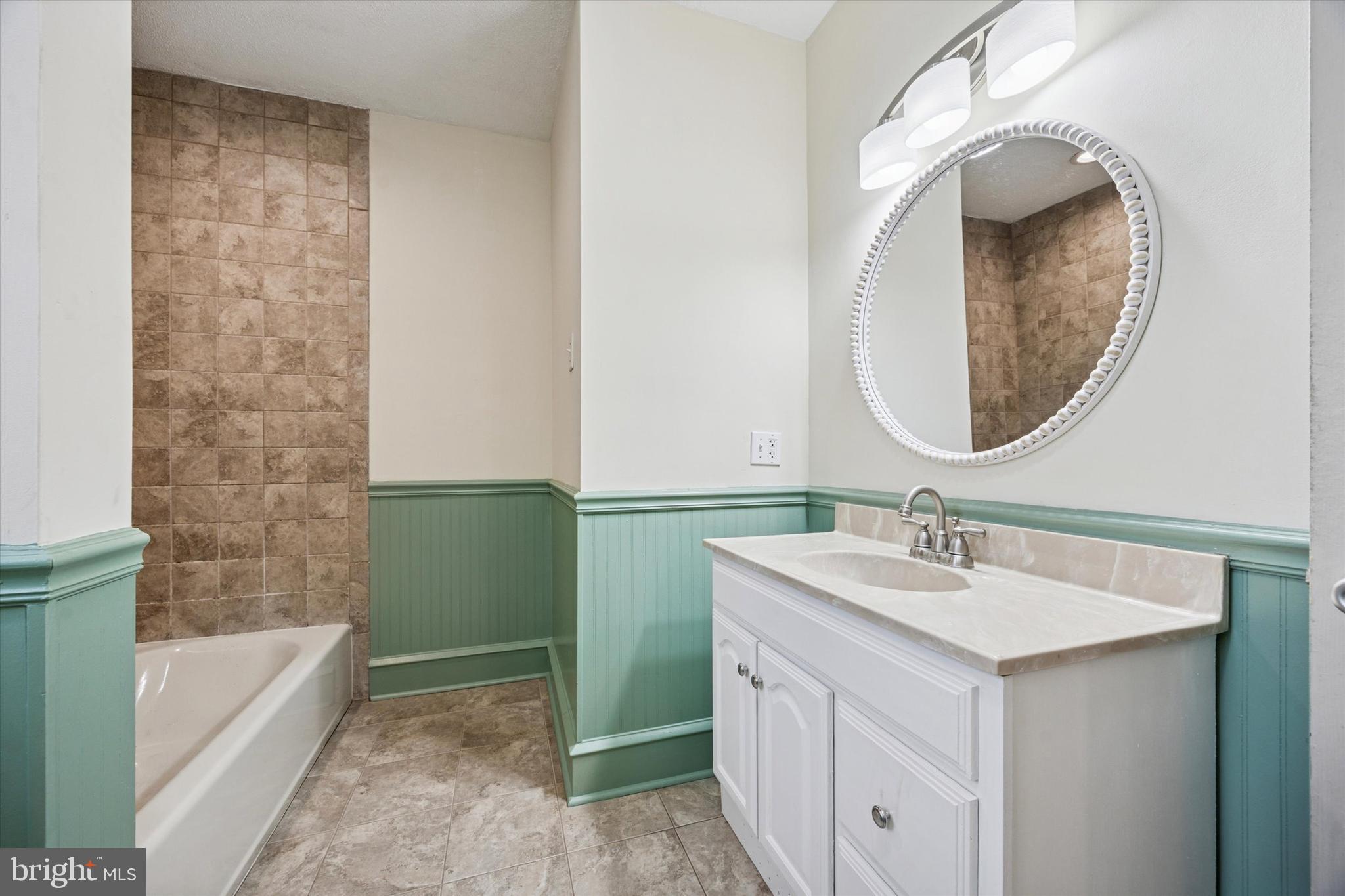 ROSLYN - Residential