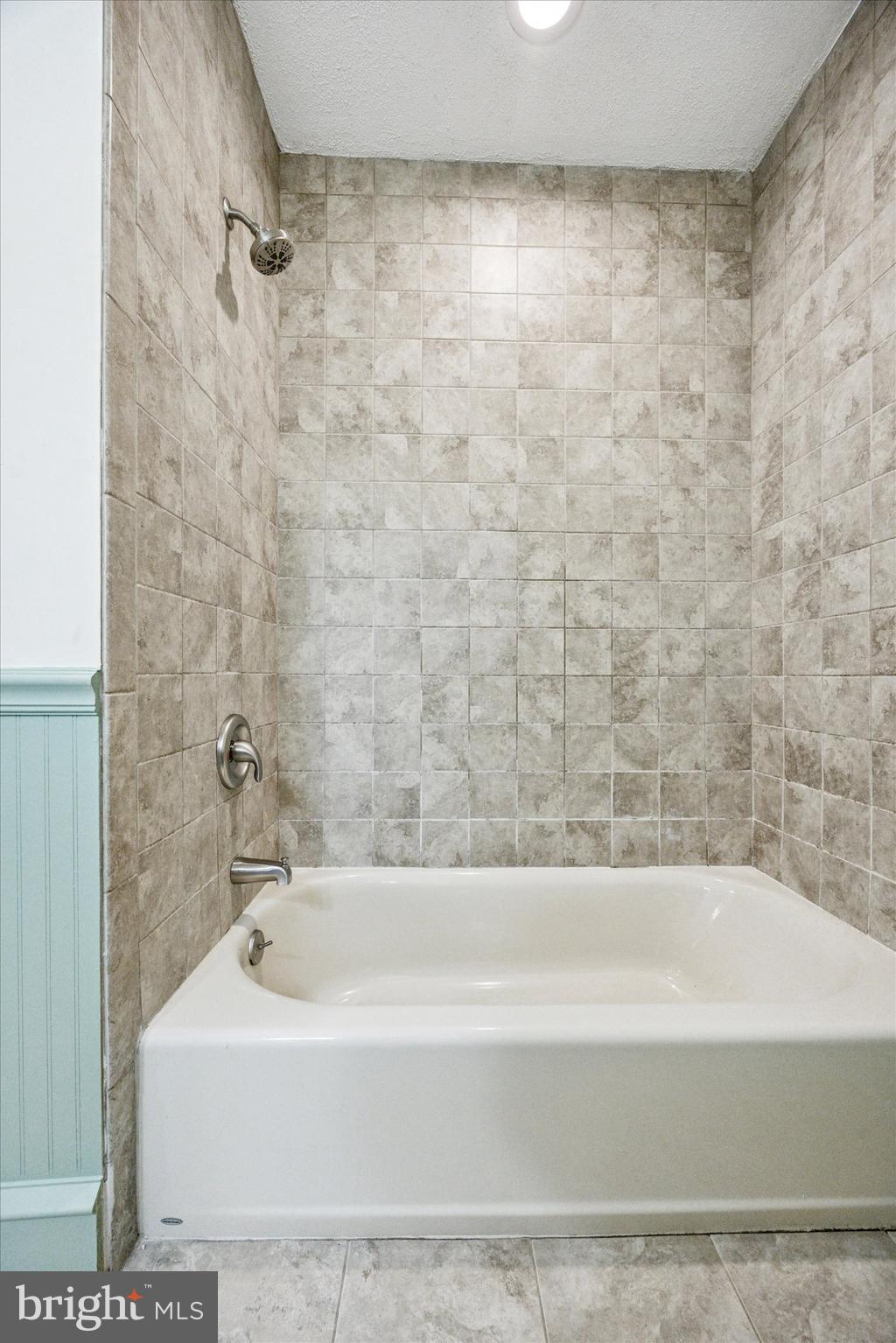 ROSLYN - Residential