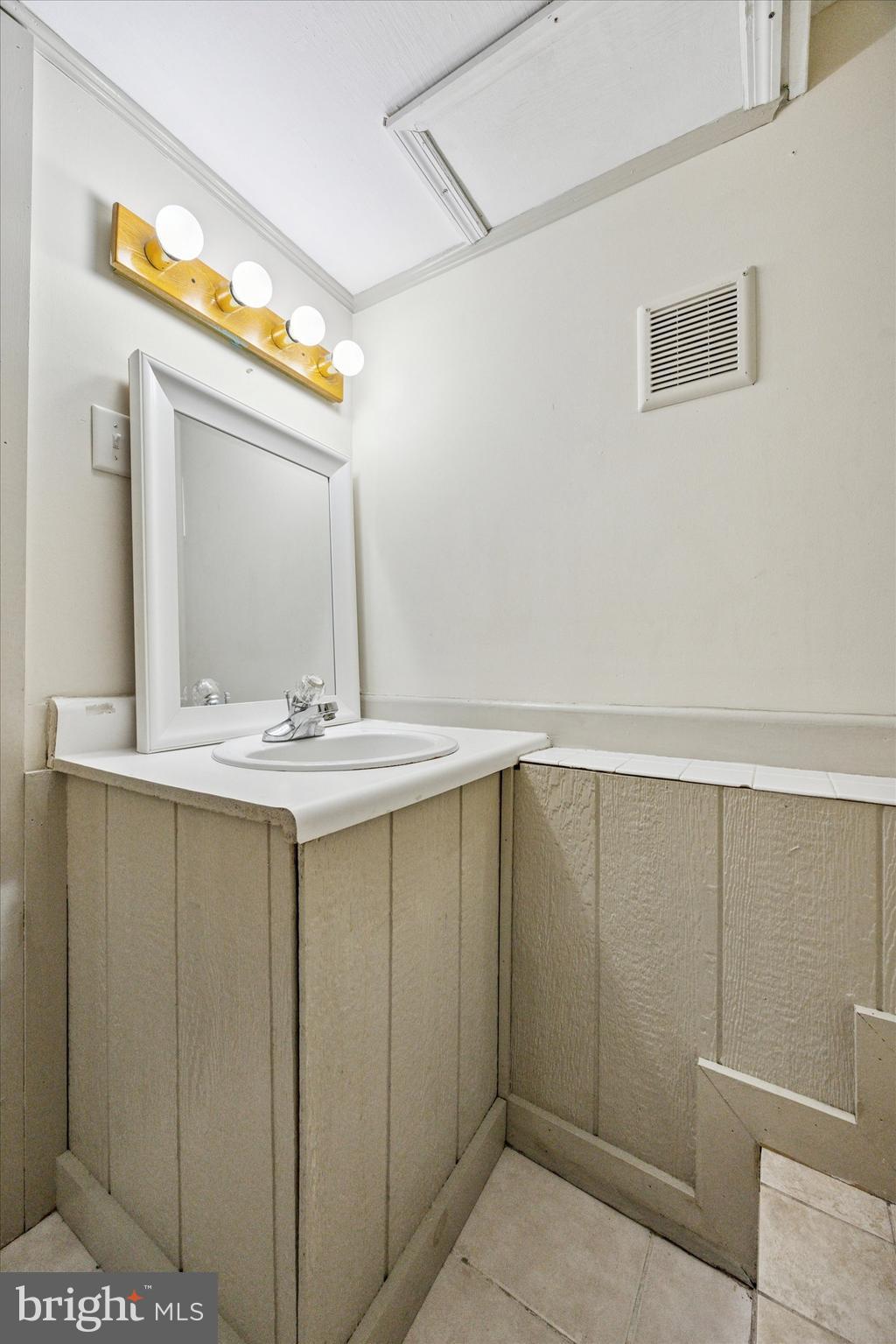 ROSLYN - Residential