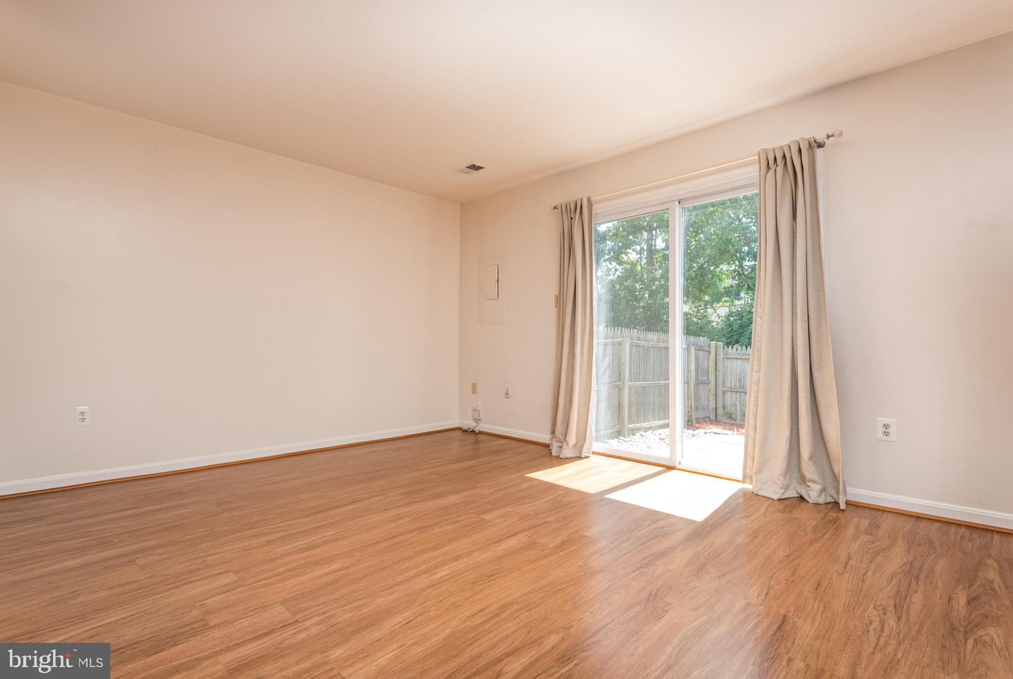 LEE LANDING PARK - Residential