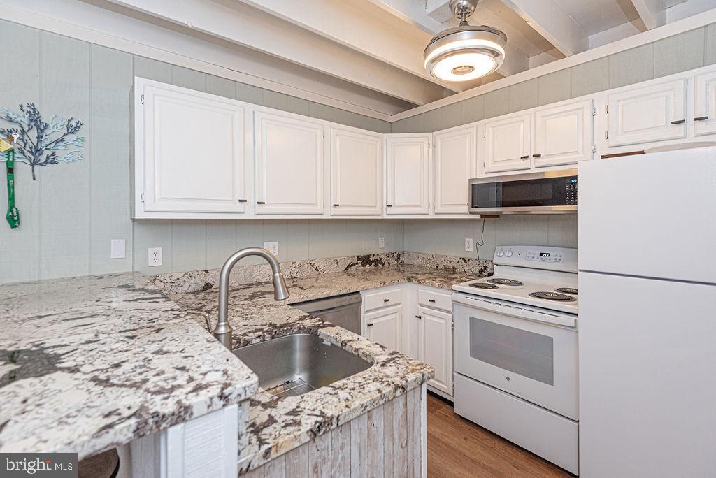 MALLARD LAKES - Residential