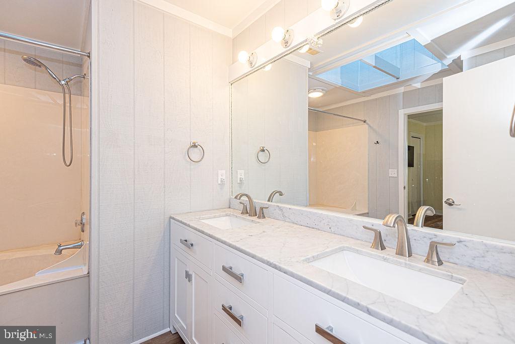 MALLARD LAKES - Residential