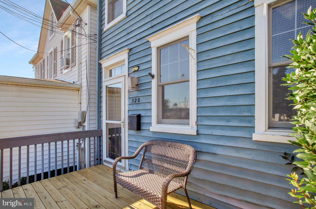 320 CHESTER AVENUE