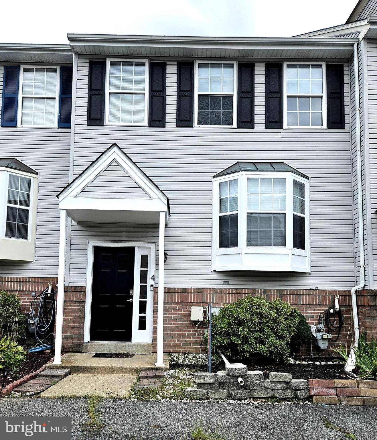 4 WINTON LANE