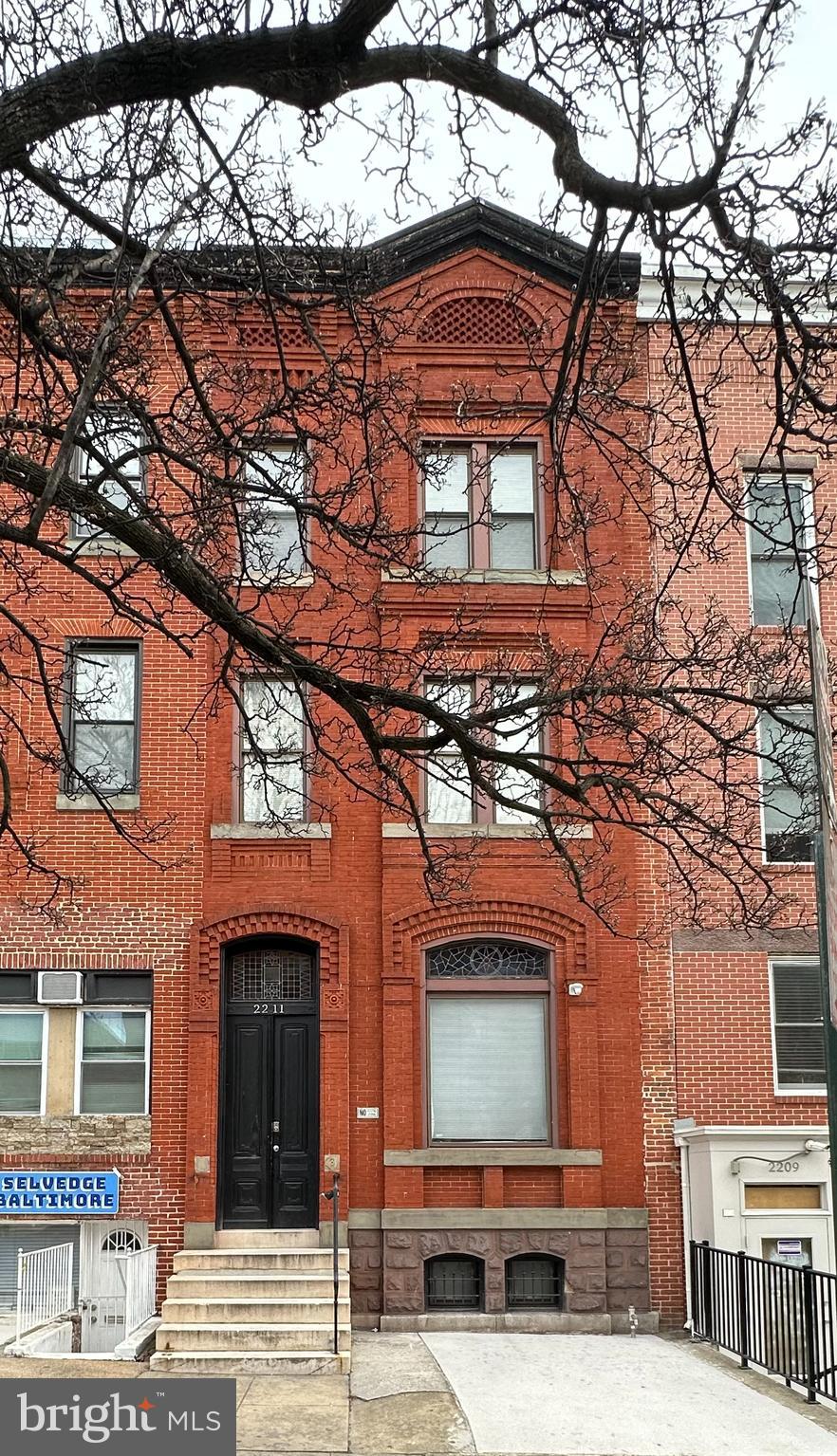 OLD GOUCHER - Residential Lease