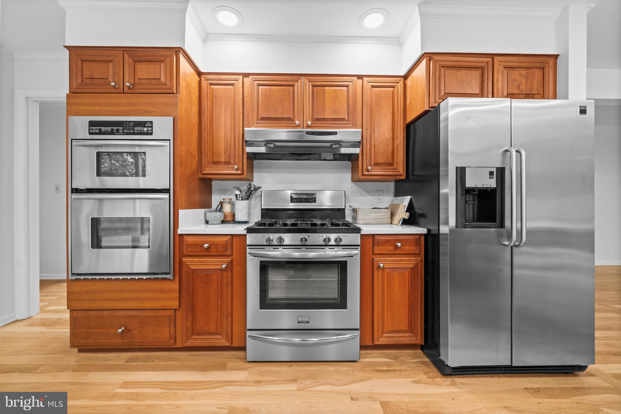 HUNTINGTON WOODS - Residential