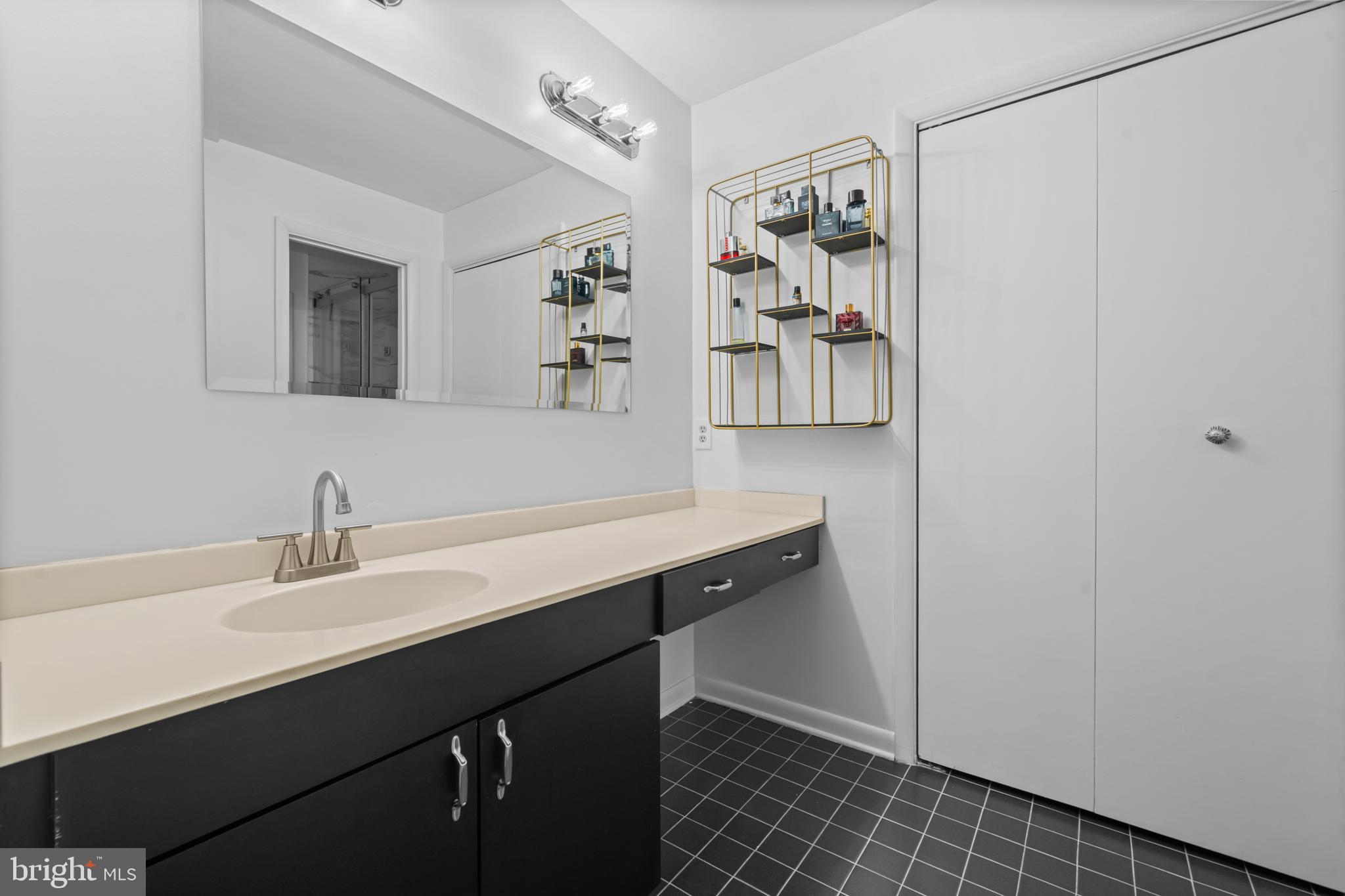 HUNTINGTON WOODS - Residential