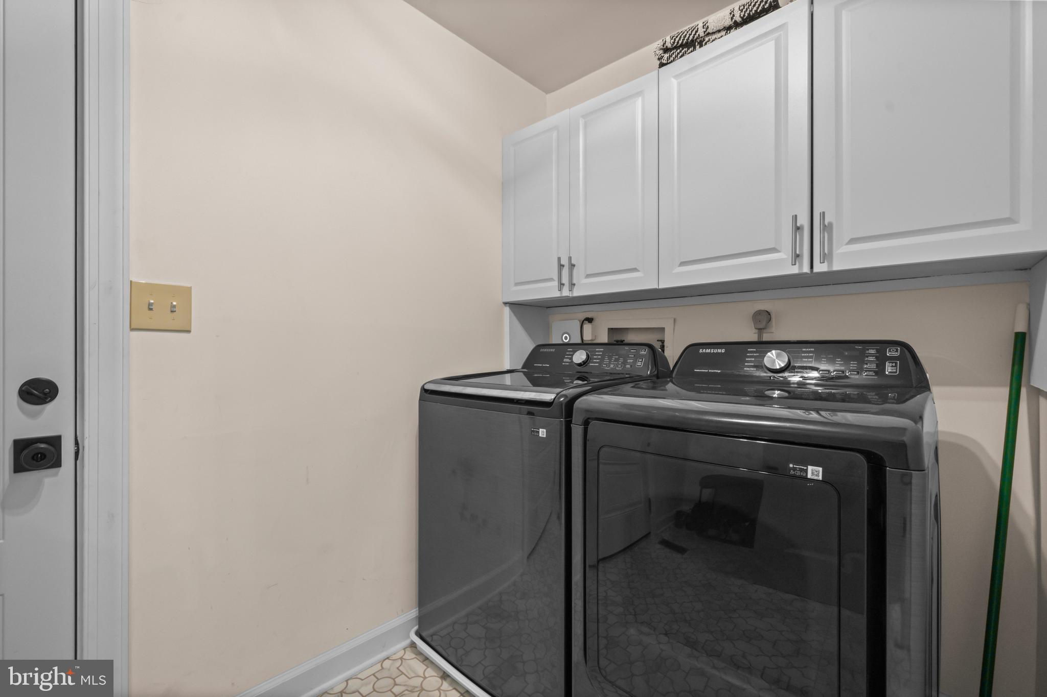 HUNTINGTON WOODS - Residential