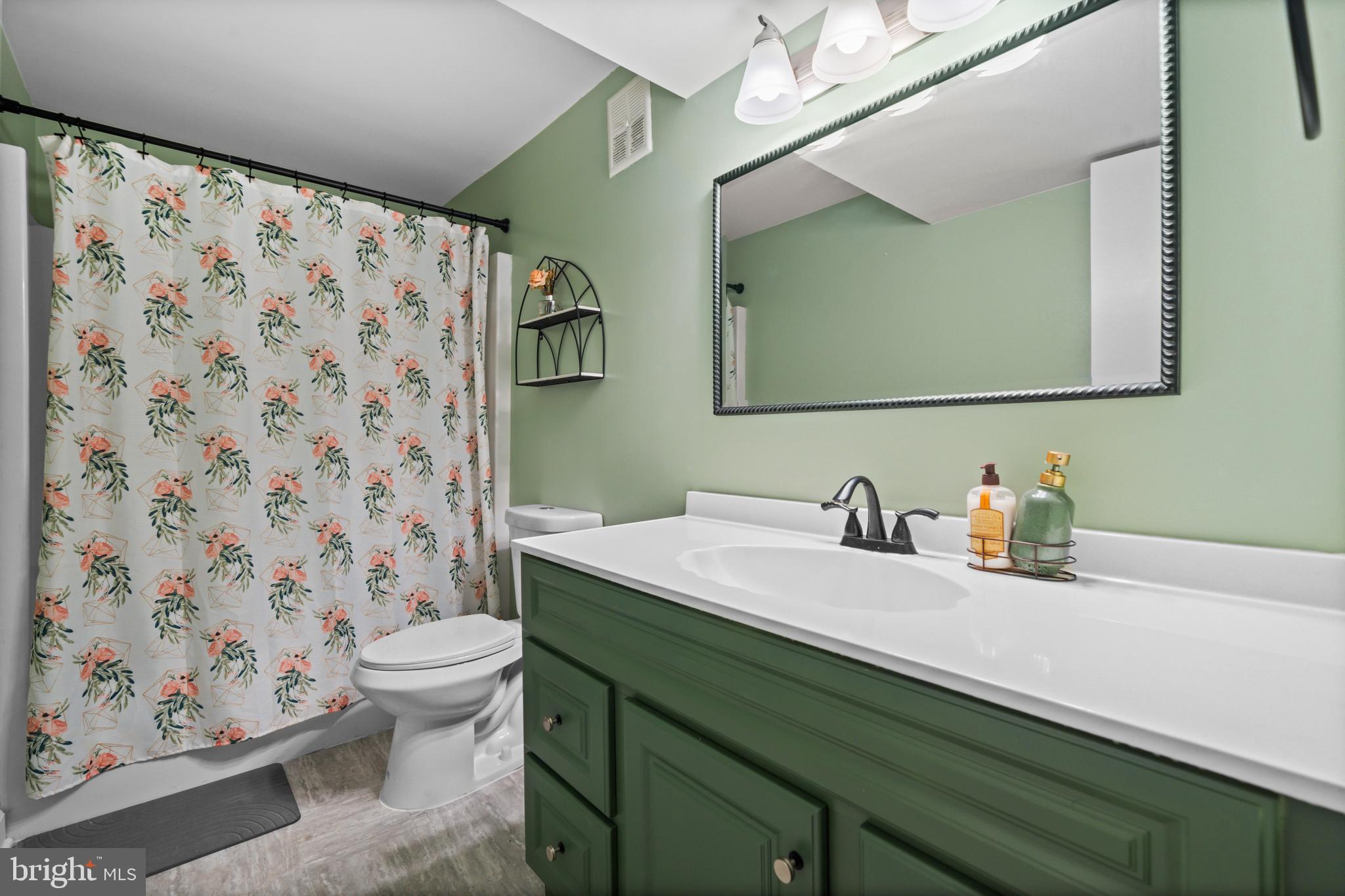 HUNTINGTON WOODS - Residential