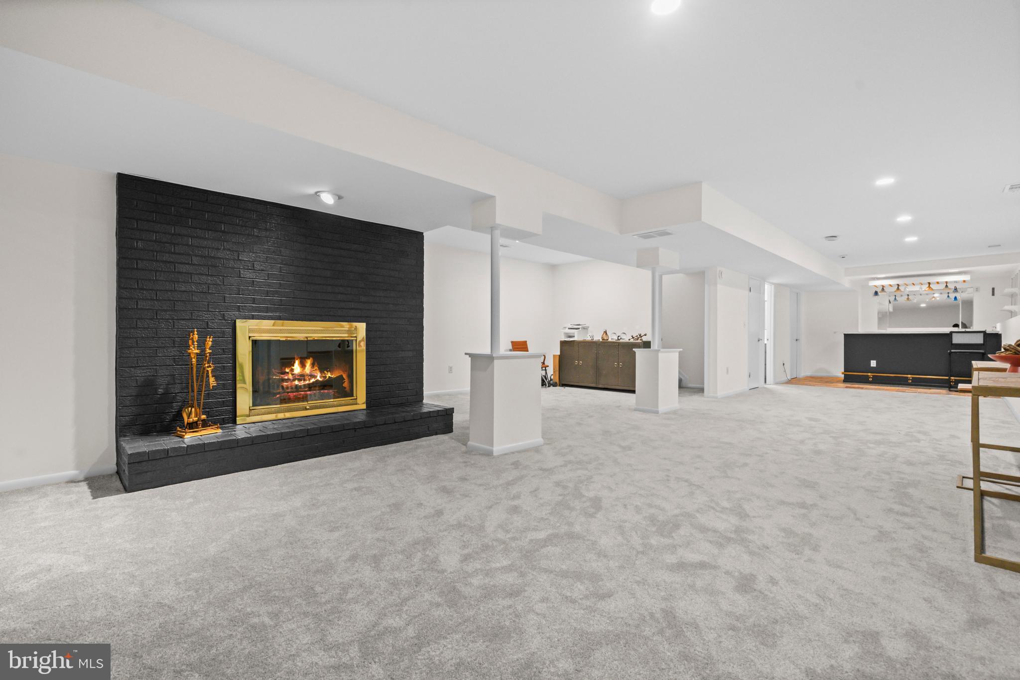 HUNTINGTON WOODS - Residential