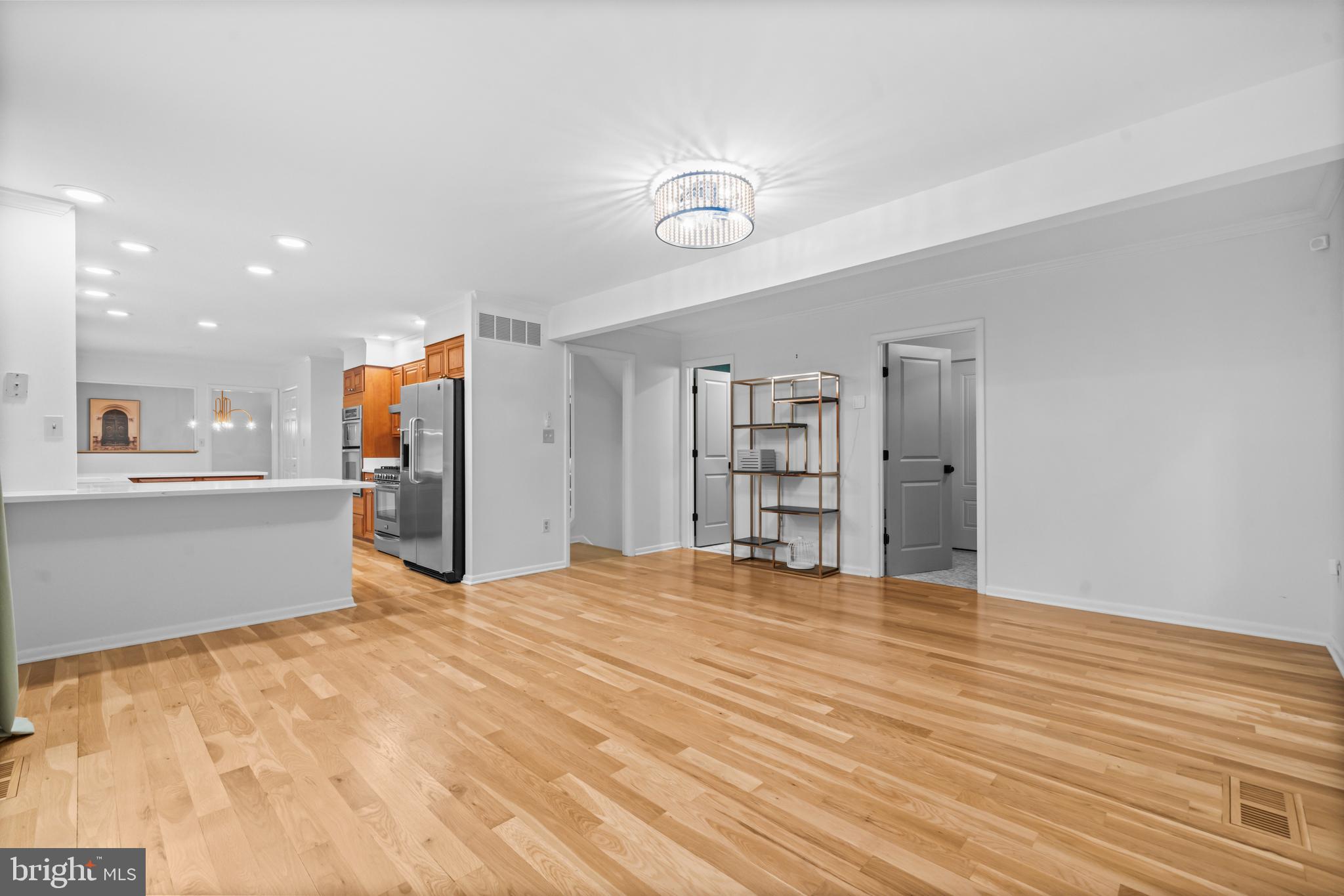 HUNTINGTON WOODS - Residential