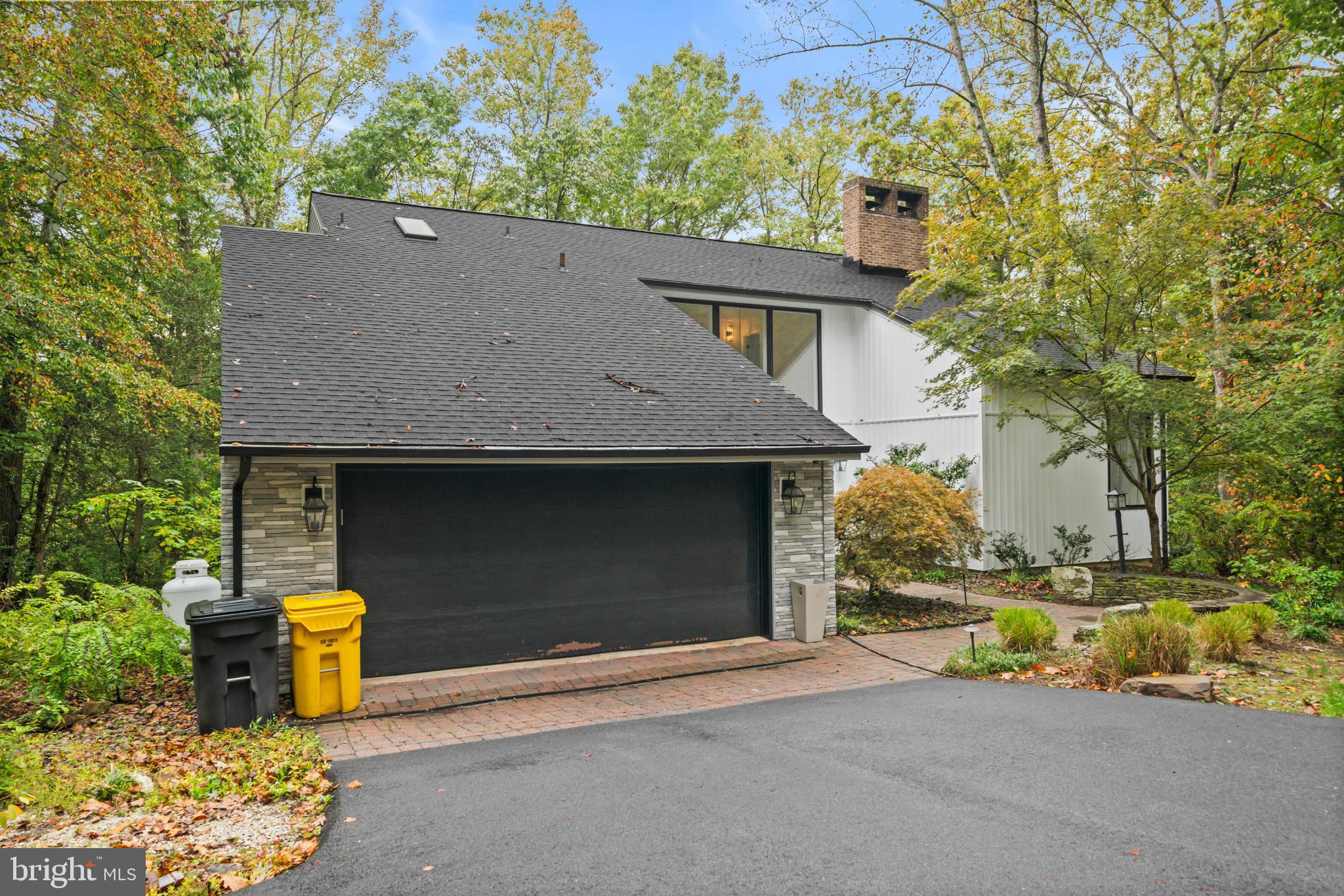 HUNTINGTON WOODS - Residential