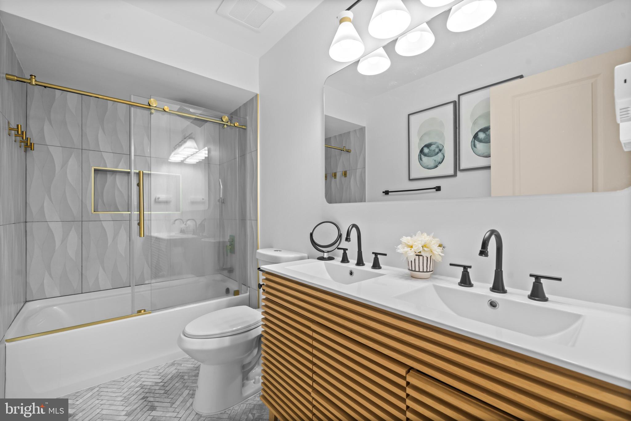 HUNTINGTON WOODS - Residential