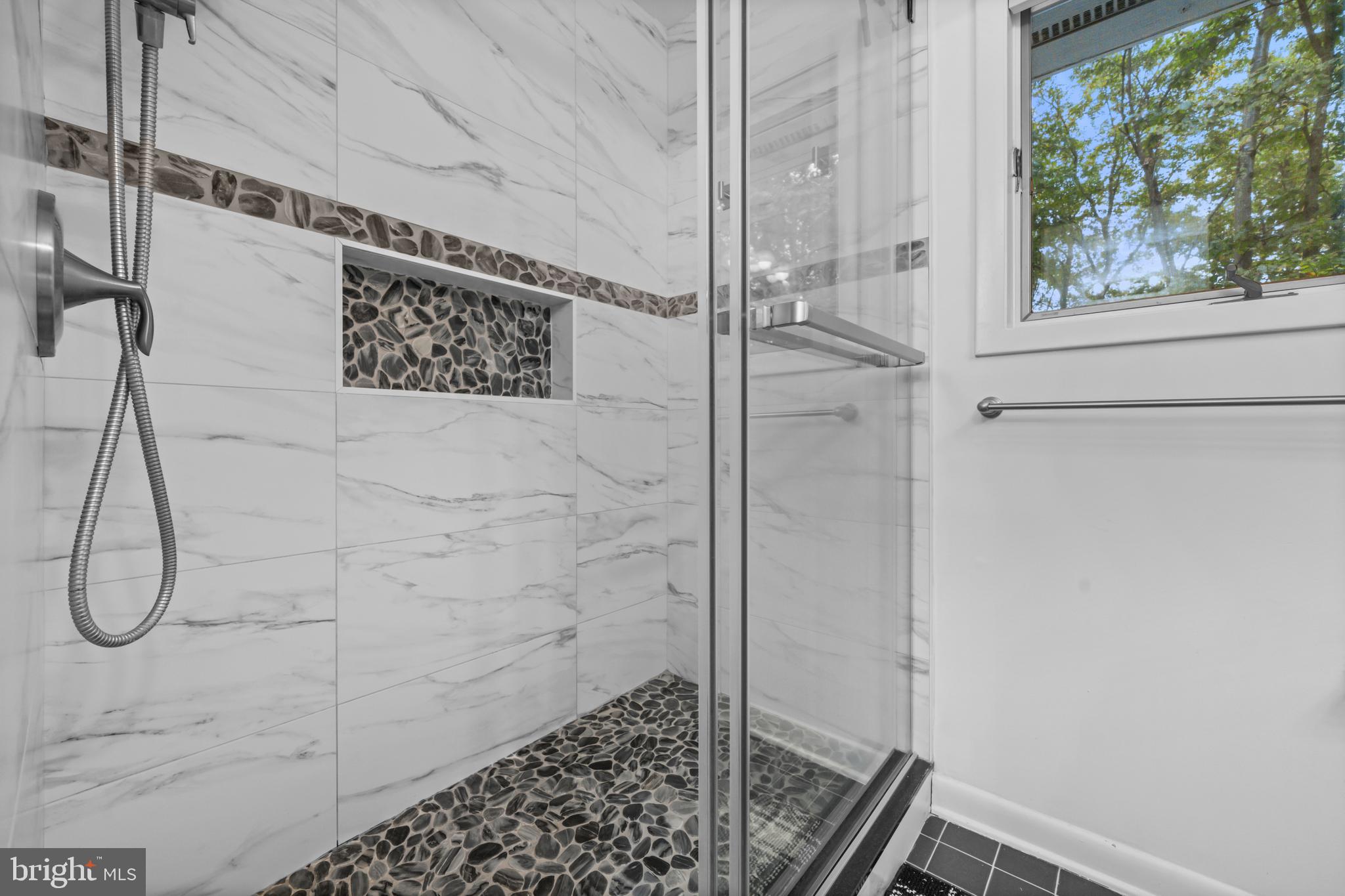 HUNTINGTON WOODS - Residential