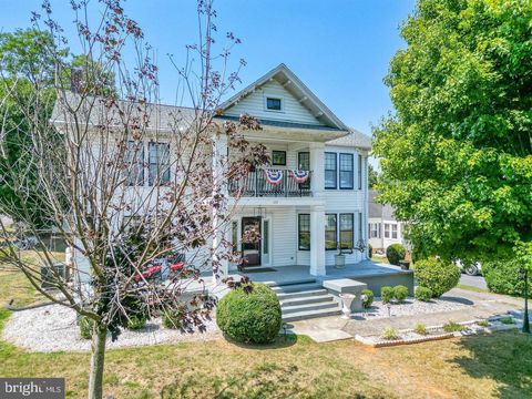 Photo of 113 W Main Street, STANLEY, VA 22851 (MLS # VAPA2006250)