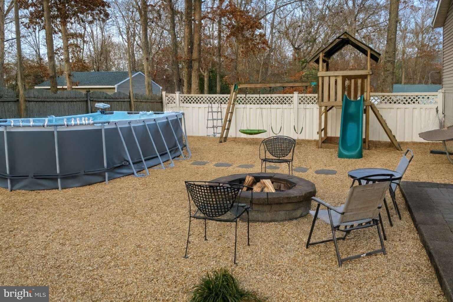 4649 N BLACK OAK CIRCLE