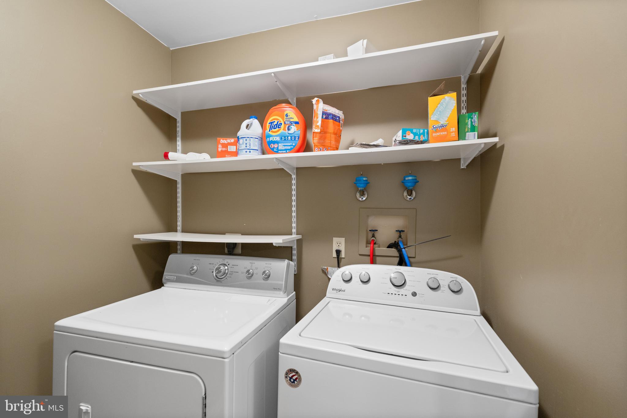 MAKEFIELD GLEN - Residential